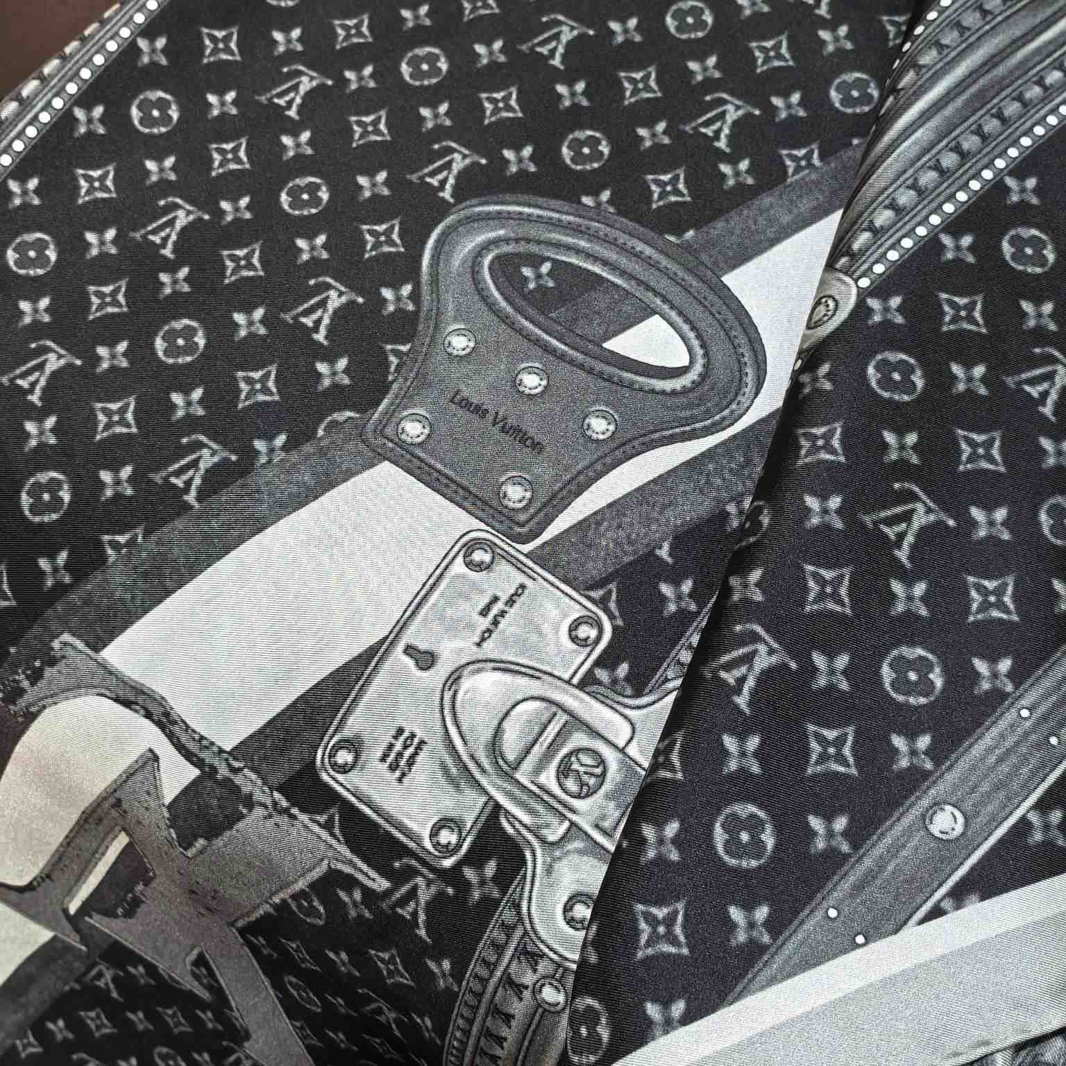 Louis Vuitton Time Trunk Square 90   - FashionPlug