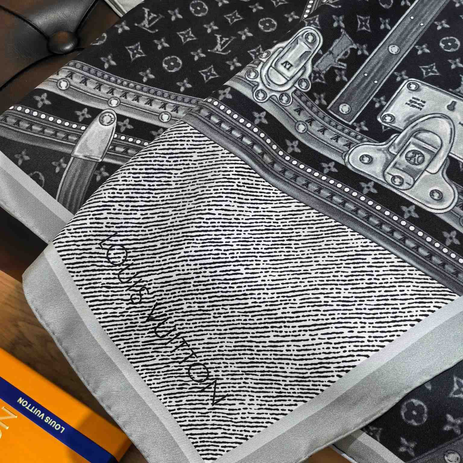 Louis Vuitton Time Trunk Square 90   - FashionPlug