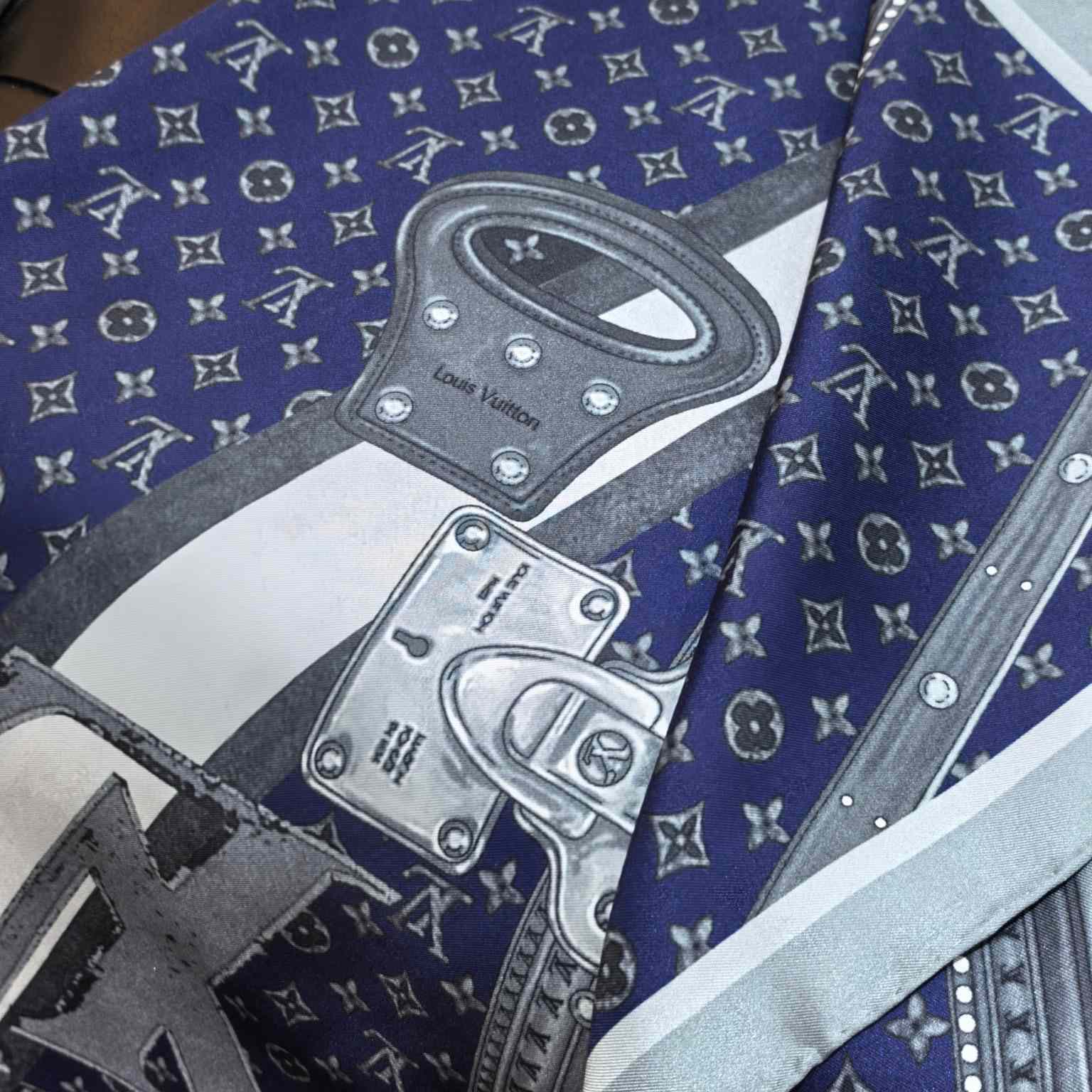 Louis Vuitton Time Trunk Square 90   - FashionPlug
