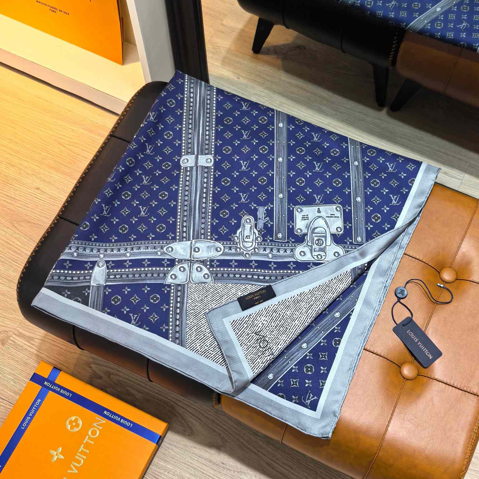 Louis Vuitton Time Trunk Square 90   - FashionPlug
