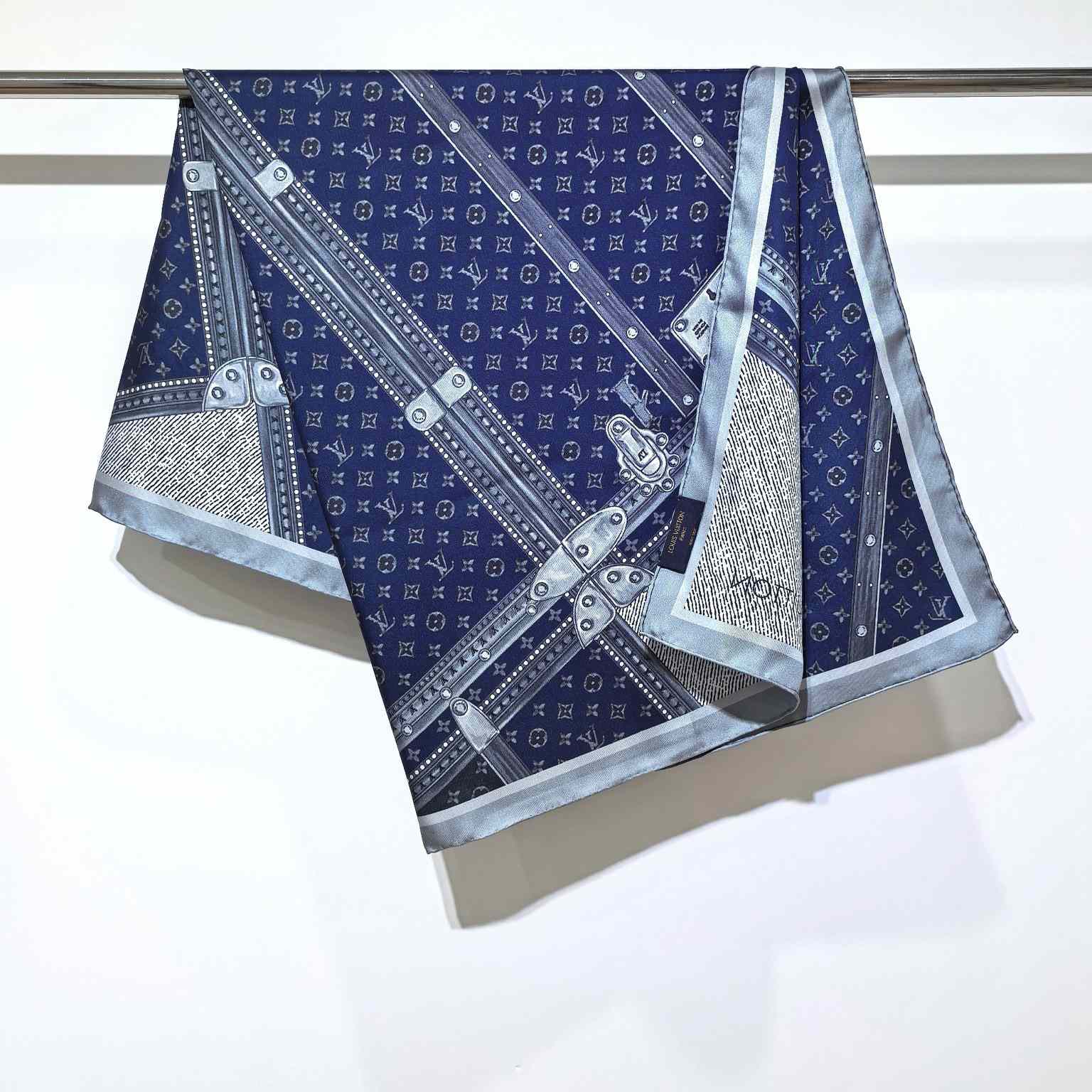 Louis Vuitton Time Trunk Square 90   - FashionPlug