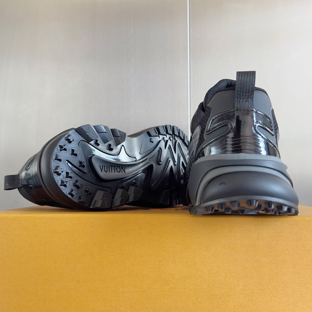 Louis Vuitton LV Runner Tatic Sneaker   1ADGZW - FashionPlug