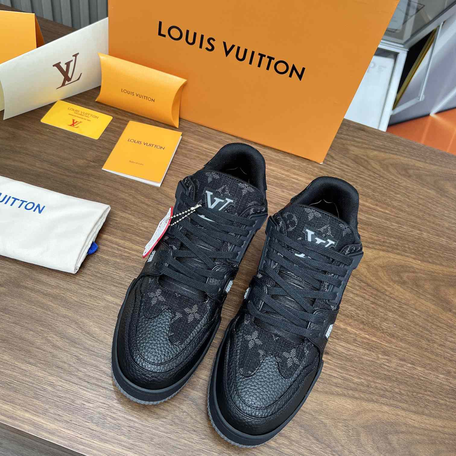 Louis Vuitton LV Trainer Sneaker    1A9IPP - FashionPlug