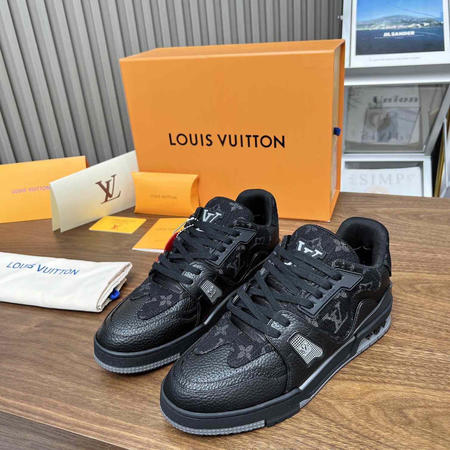 Louis Vuitton LV Trainer Sneaker    1A9IPP - FashionPlug