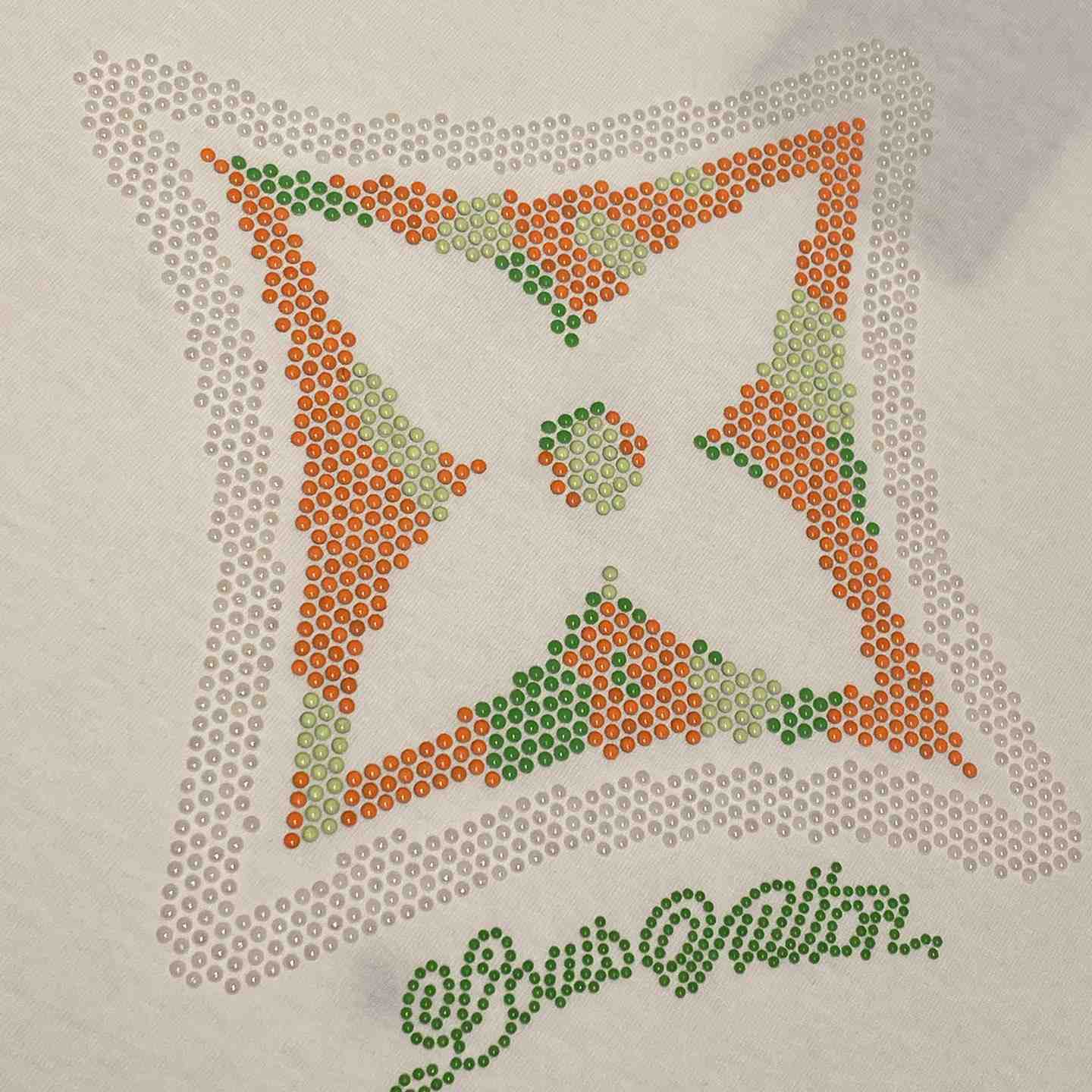 Louis Vuitton Monogram Flower 3D Gradient Print T-Shirt   1AGTRH - FashionPlug