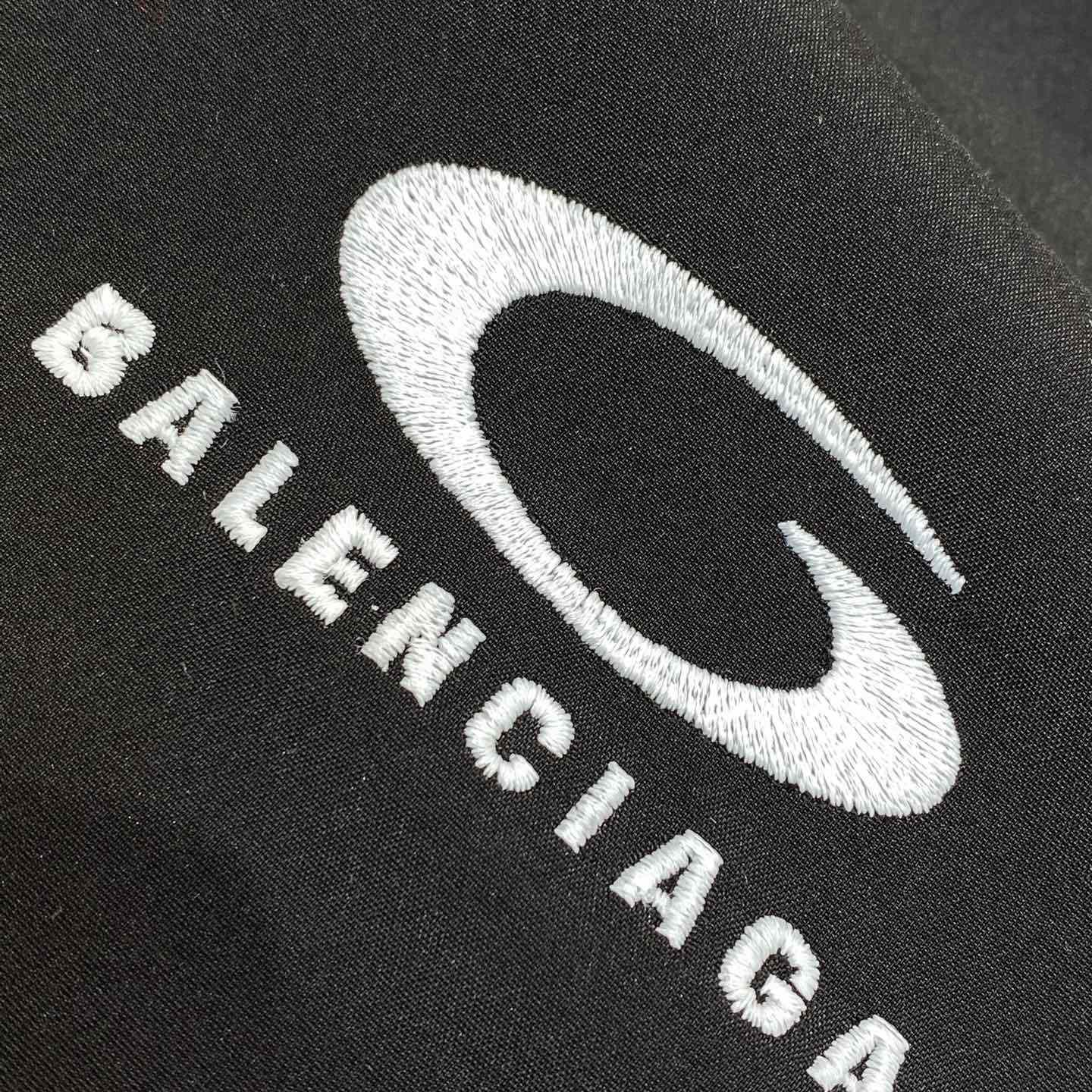 Balenciaga Fitted Tracksuit Pants In Black - FashionPlug