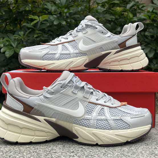 Nike V2K Sneaker        FD0736-202 - FashionPlug