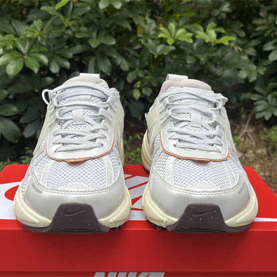 Nike V2K Sneaker        FD0736-202 - FashionPlug