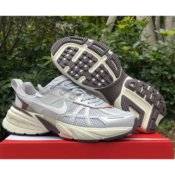 Nike V2K Sneaker        FD0736-202 - FashionPlug
