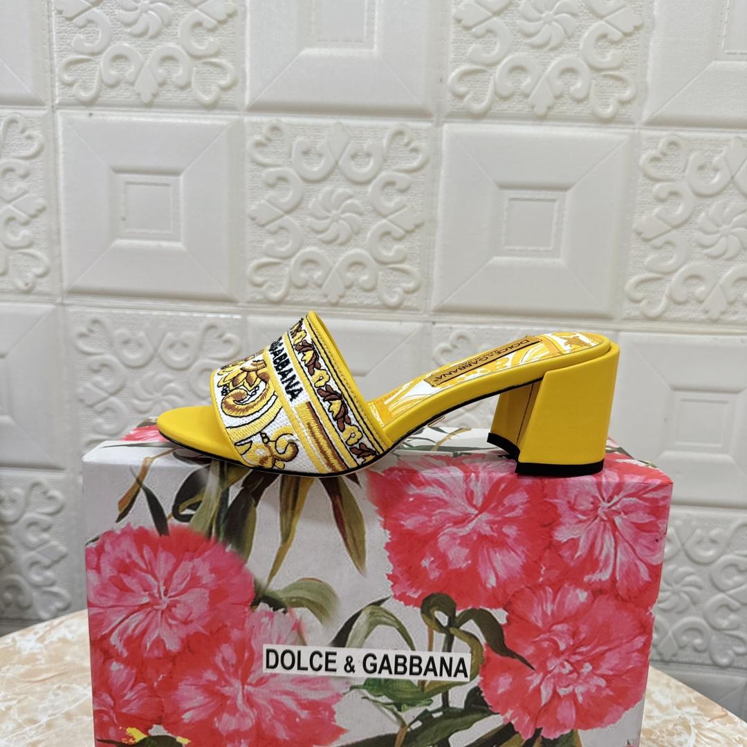 Dolce & Gabbana 65mm Majolica-embroidered Sandals  - FashionPlug