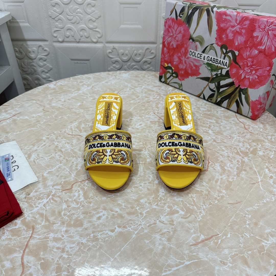 Dolce & Gabbana 65mm Majolica-embroidered Sandals  - FashionPlug