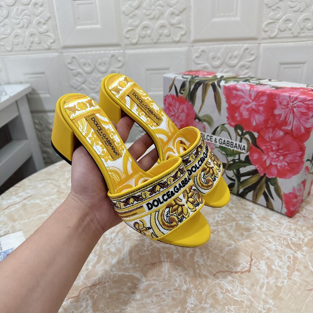 Dolce & Gabbana 65mm Majolica-embroidered Sandals  - FashionPlug
