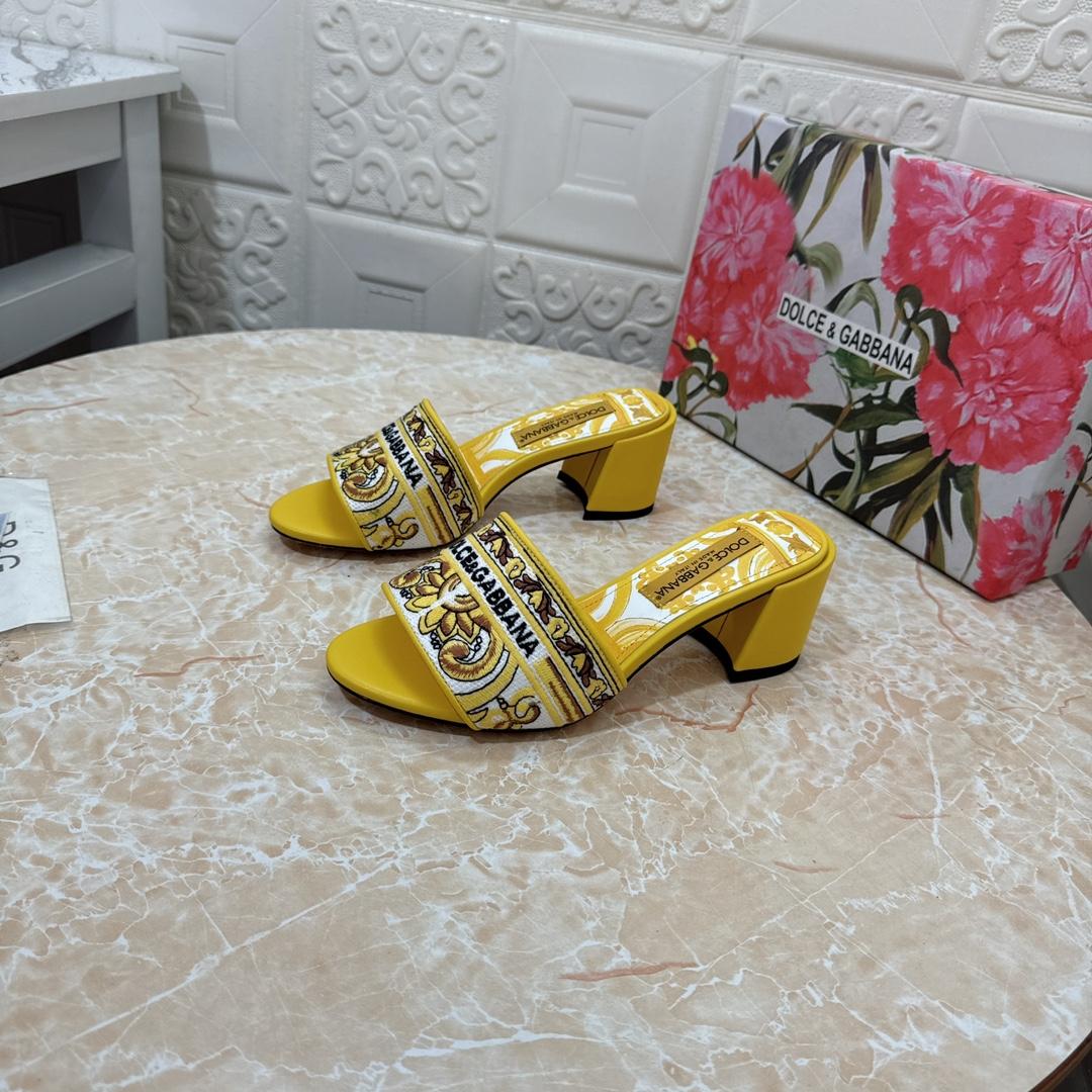 Dolce & Gabbana 65mm Majolica-embroidered Sandals  - FashionPlug