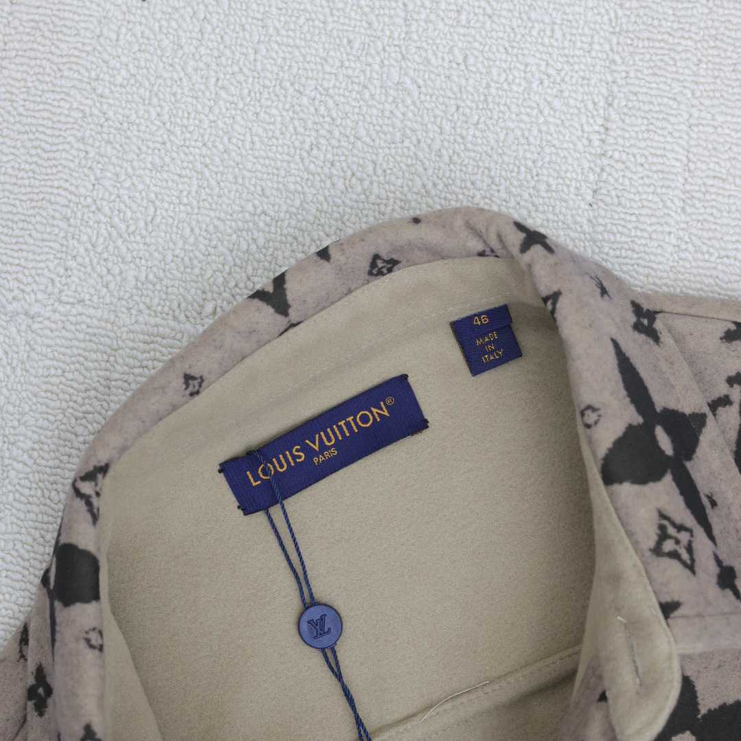 Louis Vuitton Monogram Double Face Wool, Silk And Cashmere-Blend Overshirt  1AFYF5 - FashionPlug