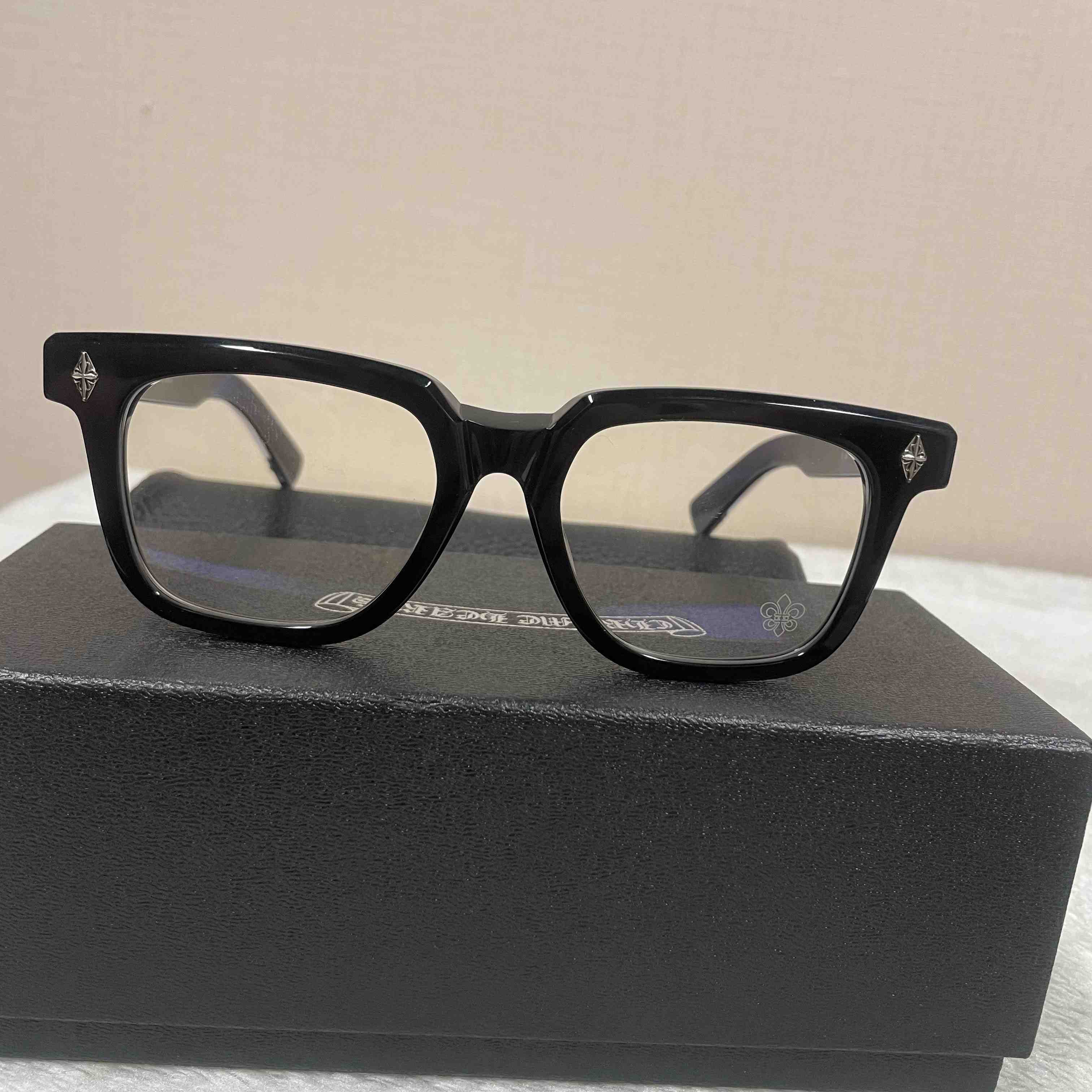 Chrome Hearts Glasses - FashionPlug