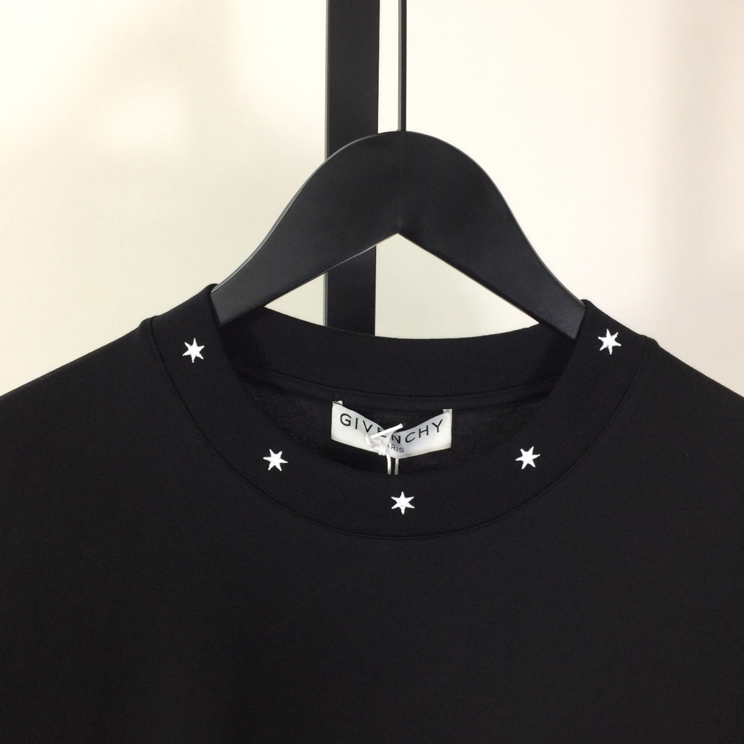 Givenchy T-shirt In Cotton - FashionPlug