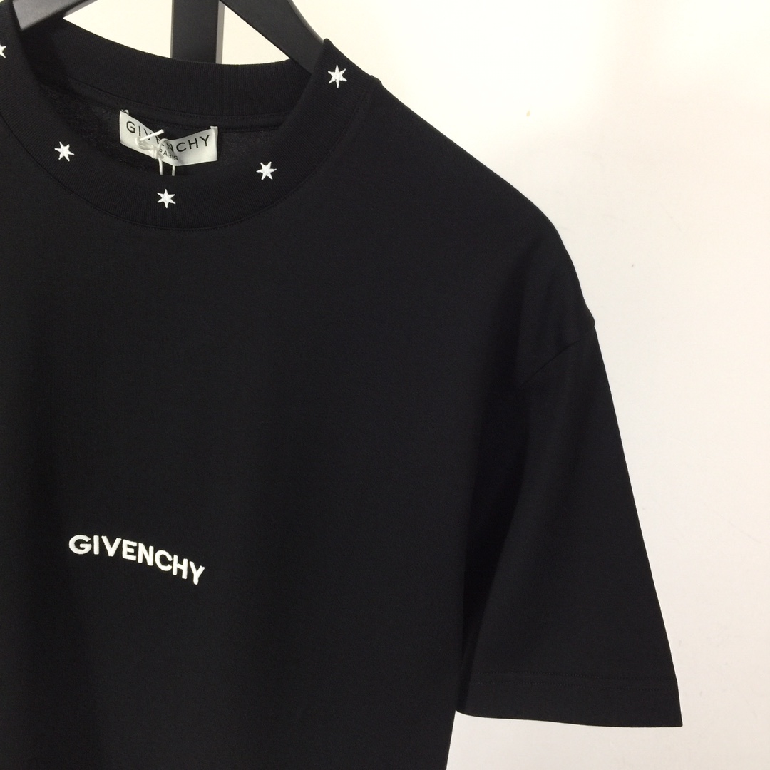 Givenchy T-shirt In Cotton - FashionPlug