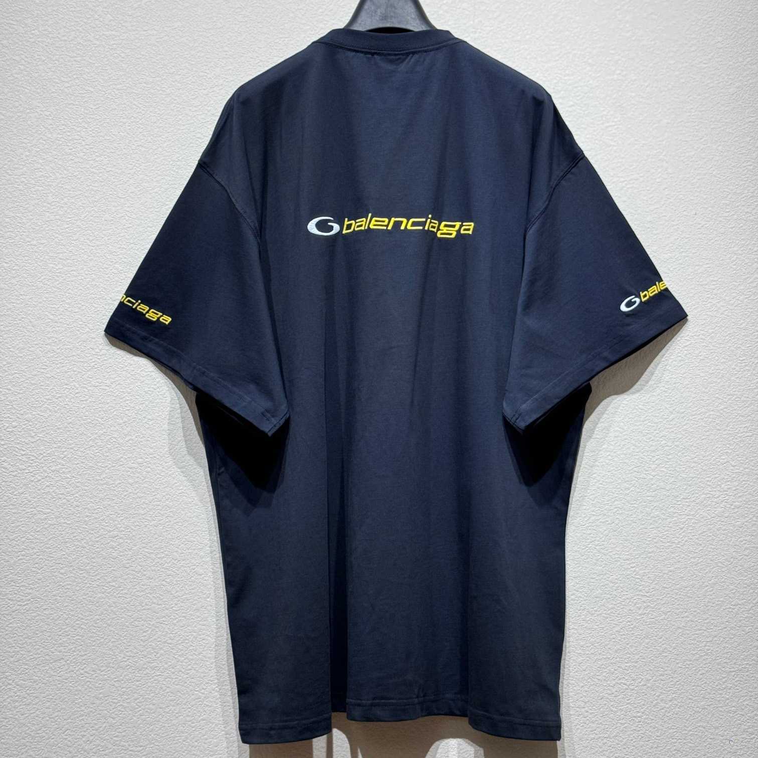 Balenciaga T-shirt Medium Fit - FashionPlug
