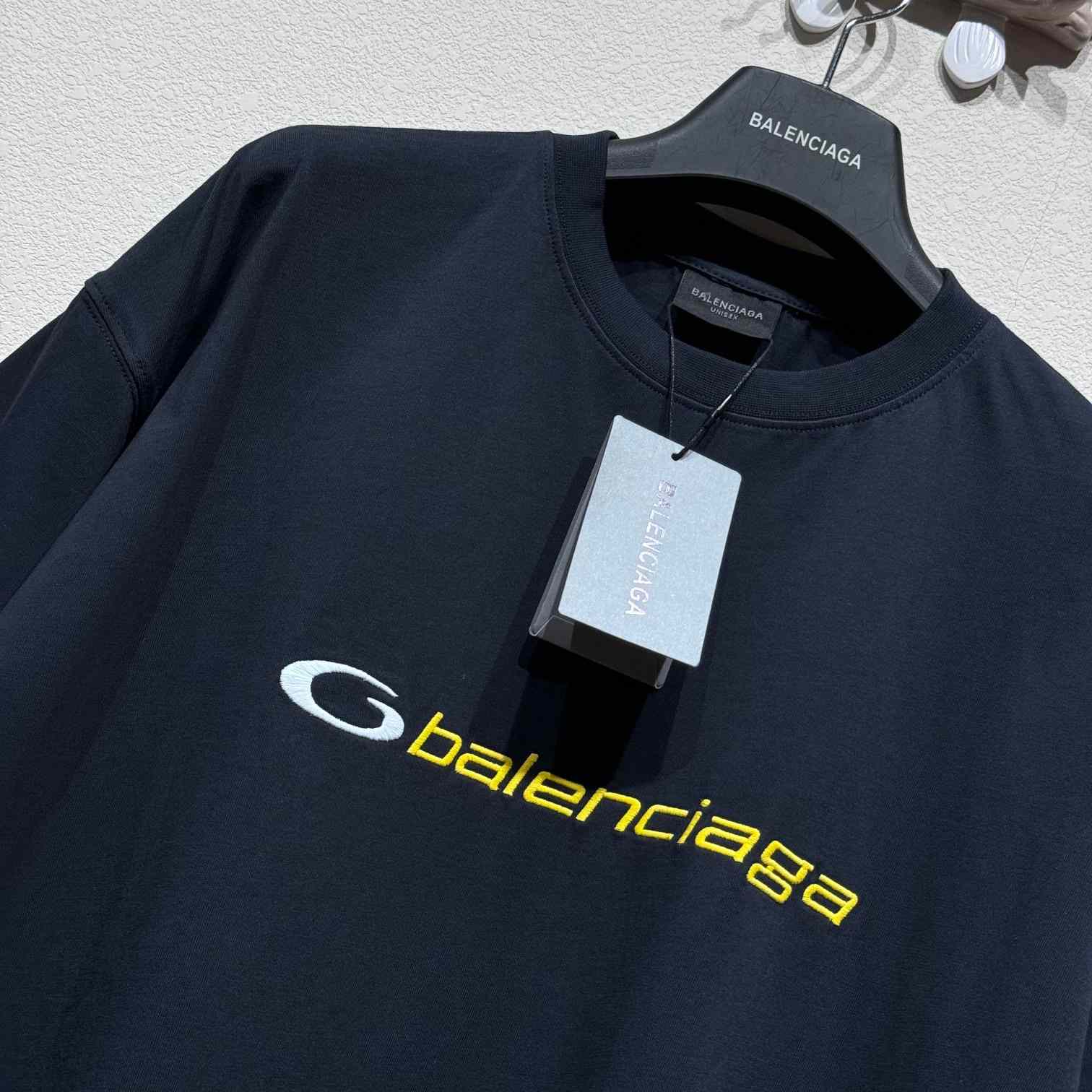 Balenciaga T-shirt Medium Fit - FashionPlug