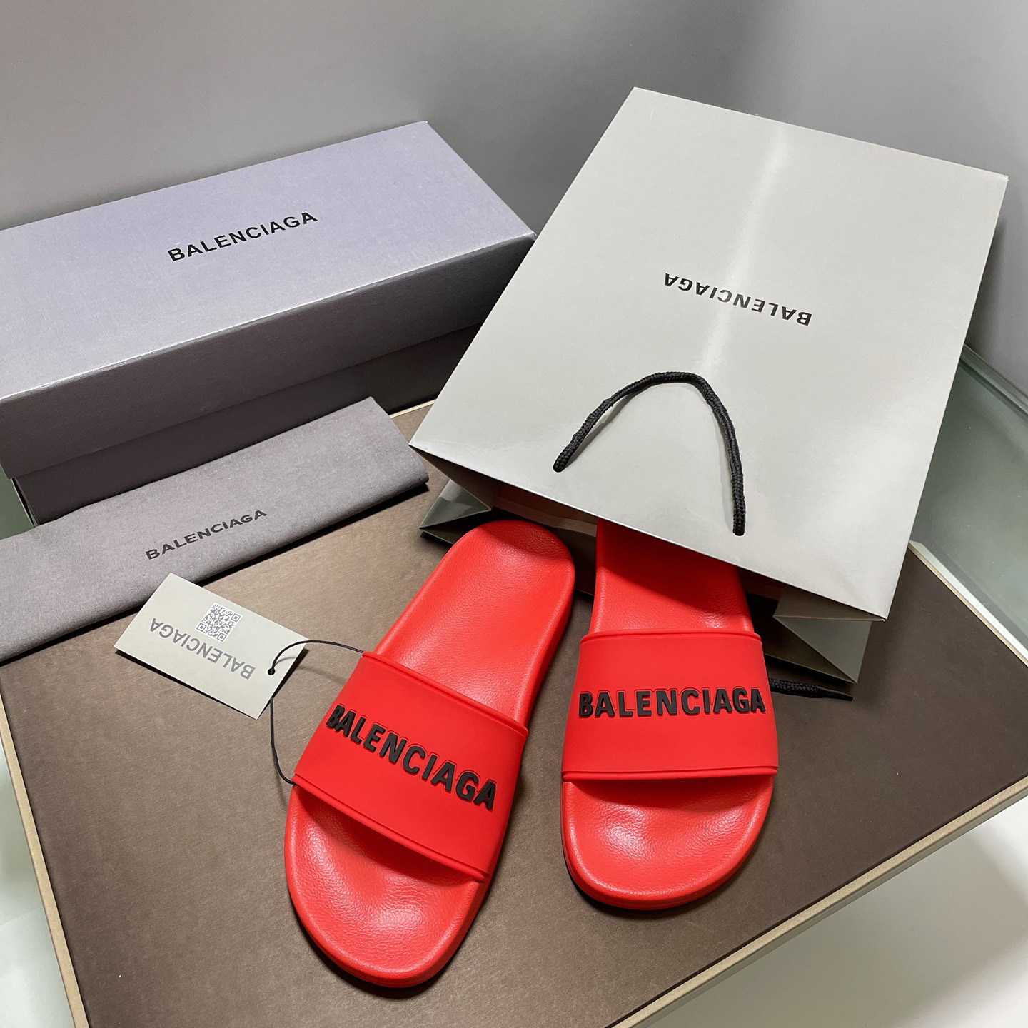 Balenciaga Pool Slide - FashionPlug
