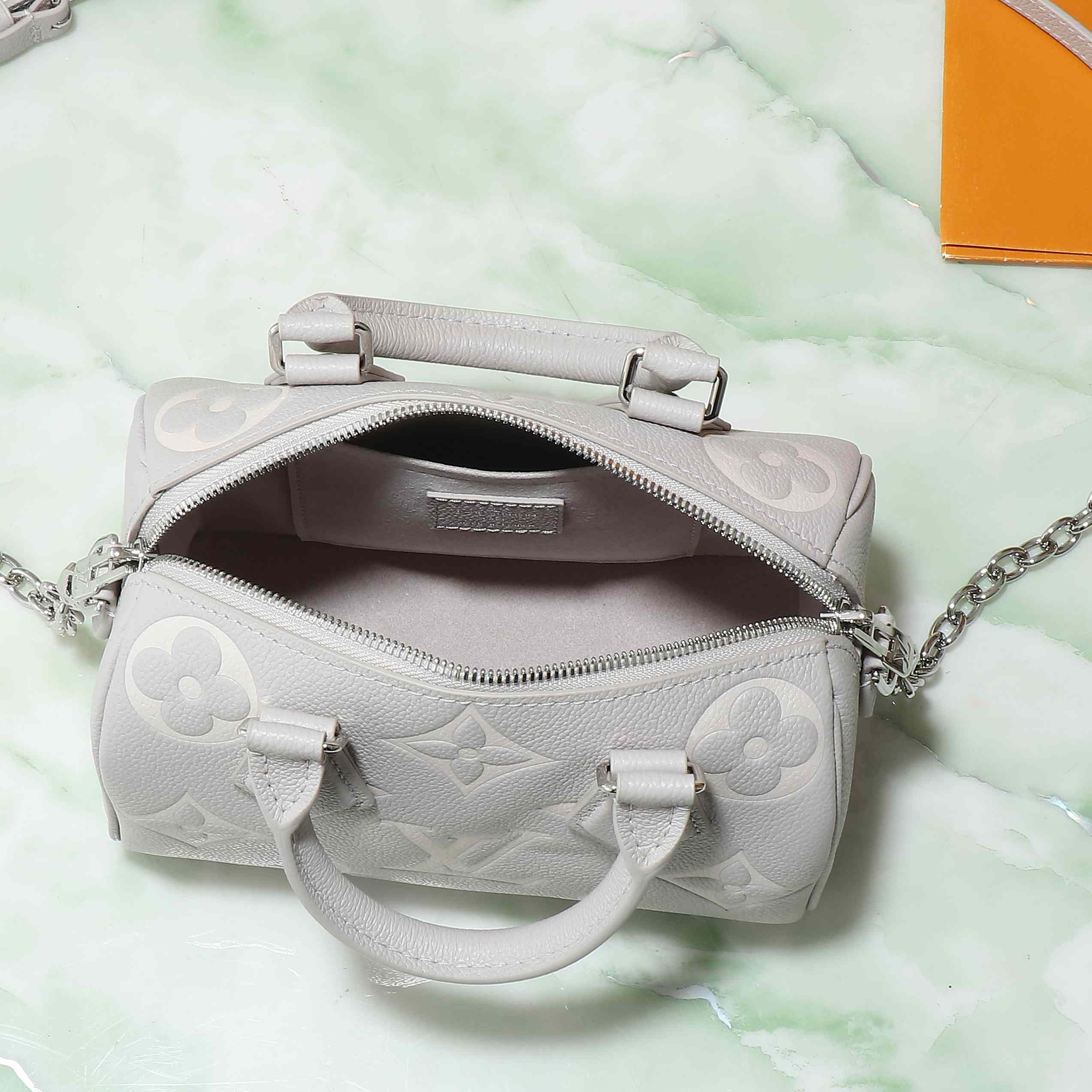 Louis Vuitton Speedy Bandoulière 20   M14207 - FashionPlug