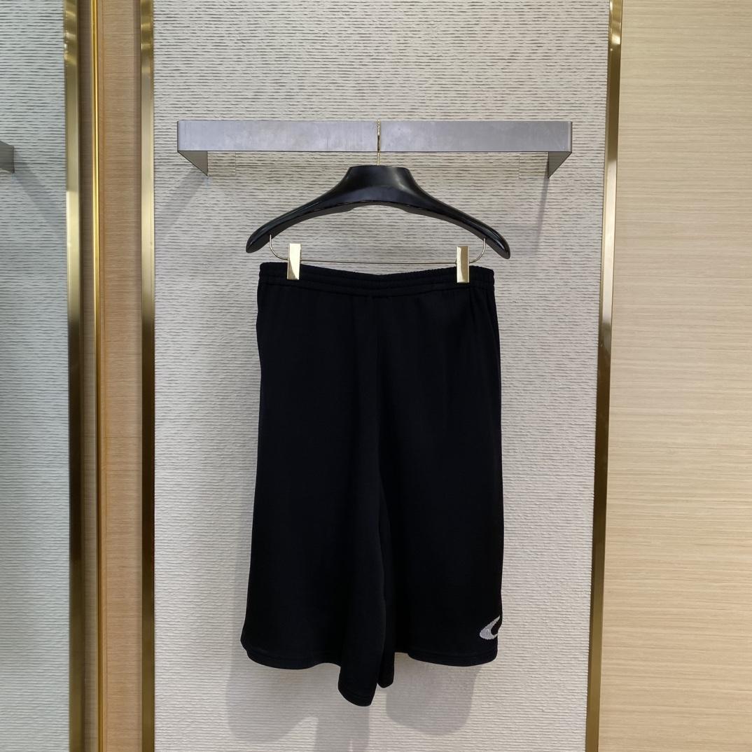 Balenciaga Basketball Series - Shorts In Black And White - FashionPlug