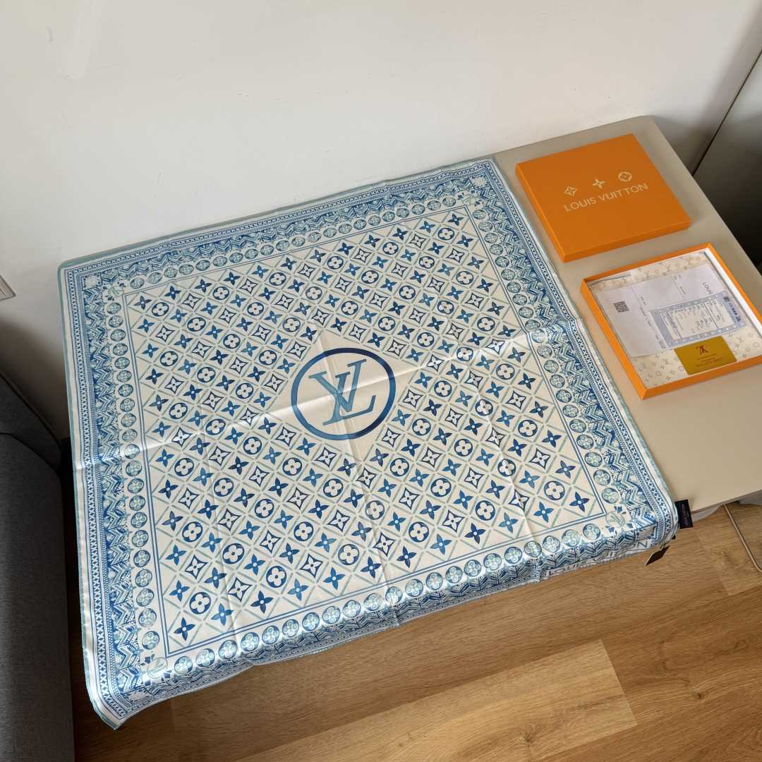 Louis Vuitton LV Tiles Square 90  M73333 - FashionPlug