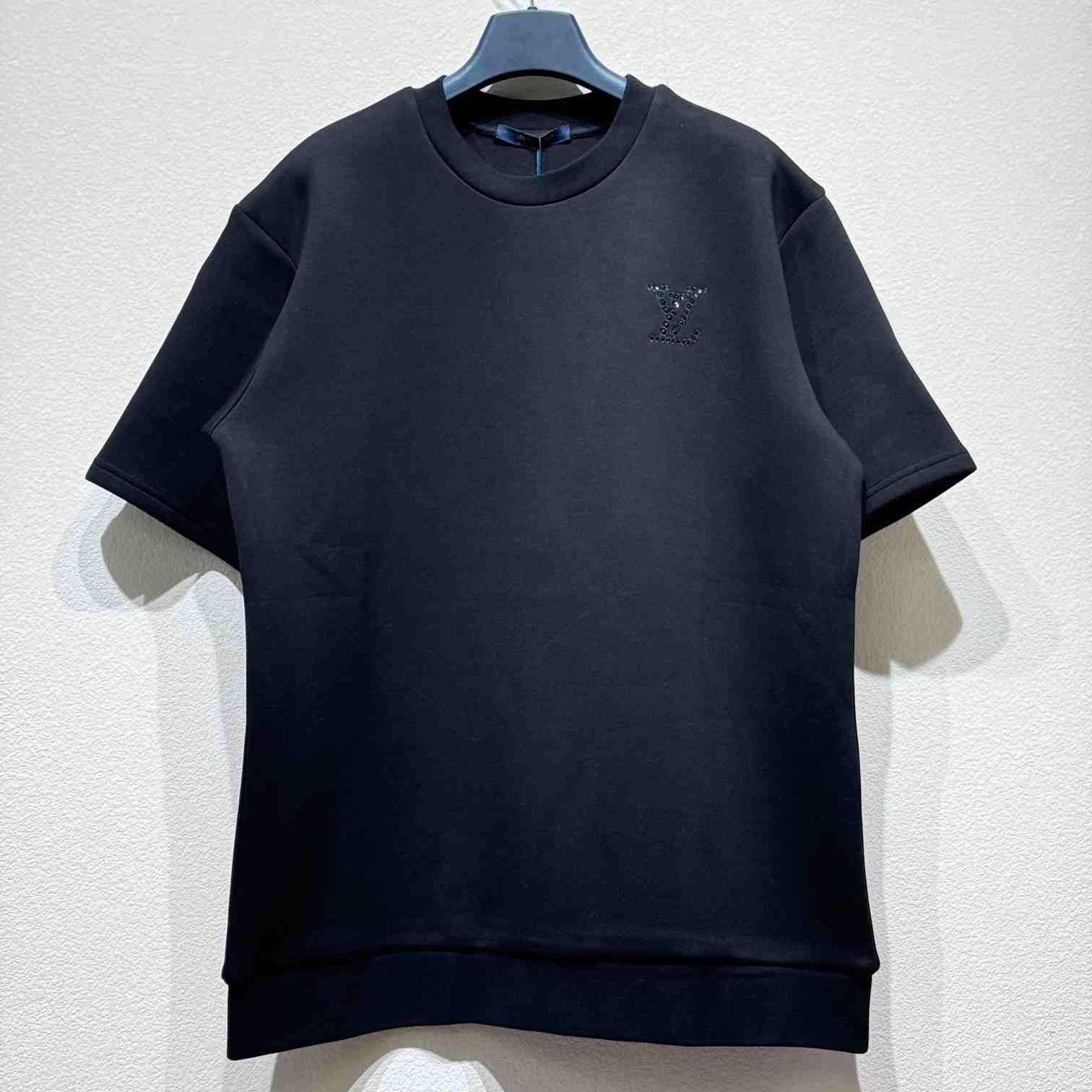 Louis Vuitton LV Embellished Jersey T-Shirt  1AGTT1 - FashionPlug