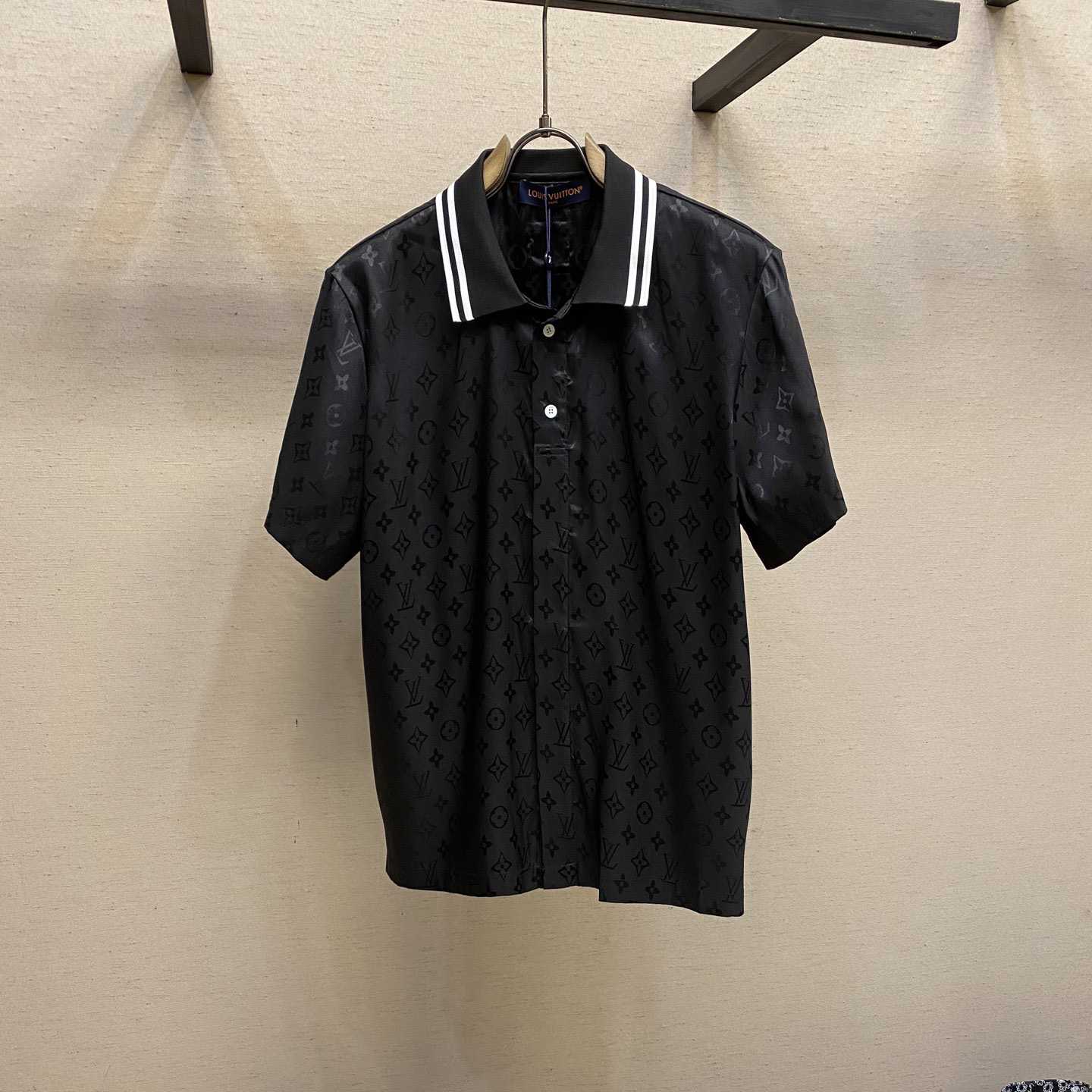 Louis Vuitton Monogram Moire Jacquard Short-Sleeved Silk Shirt   1AGTP7 - FashionPlug