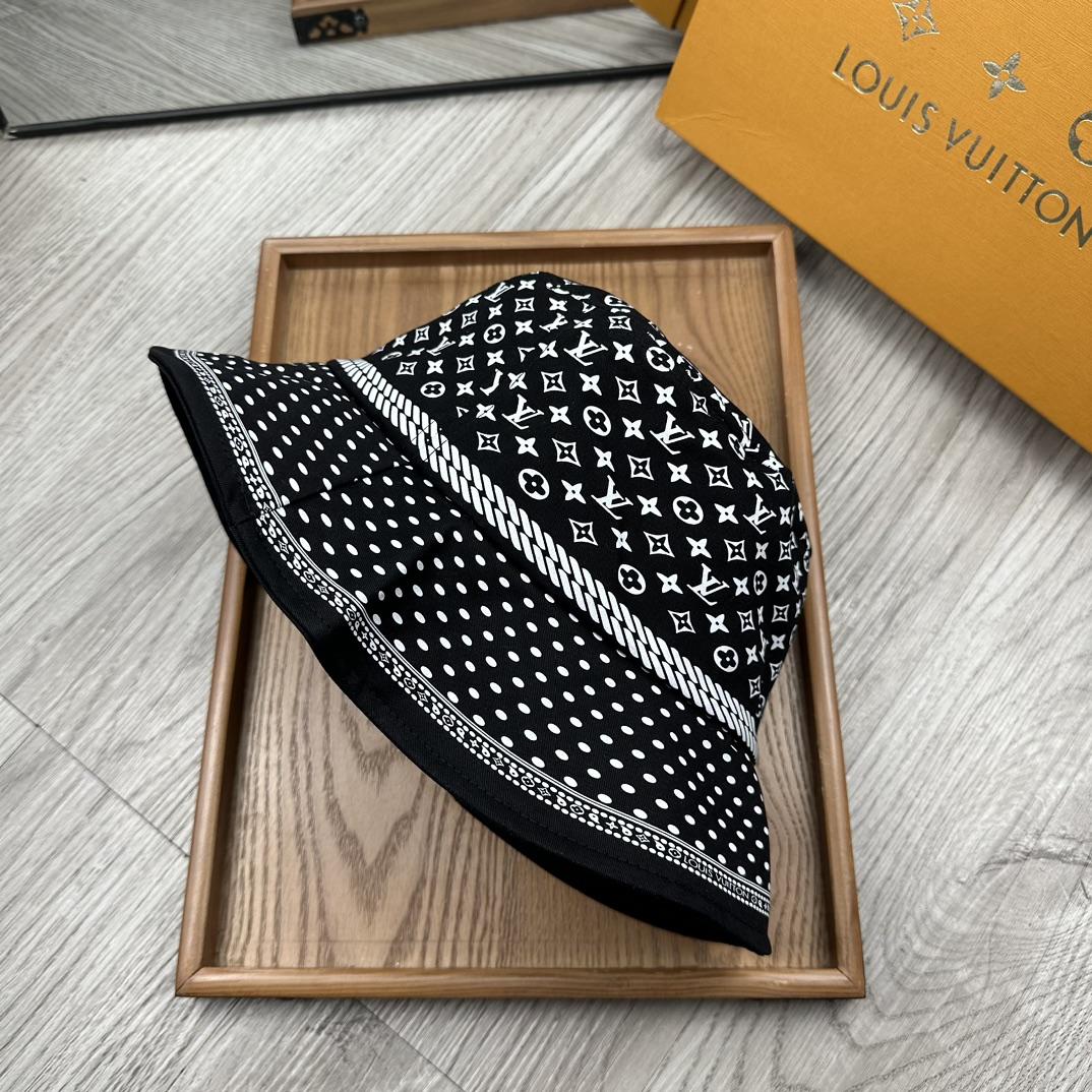 Louis Vuitton Sailor Bandana Ha - FashionPlug