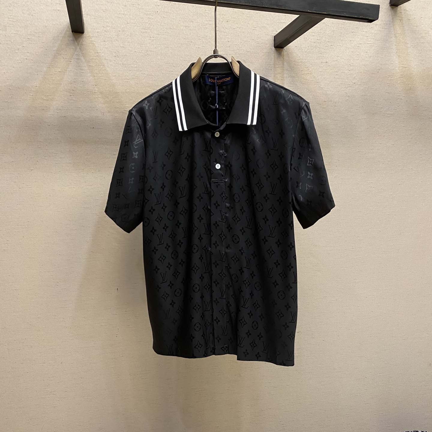 Louis Vuitton Monogram Moire Jacquard Short-Sleeved Silk Shirt   1AGTP1 - FashionPlug