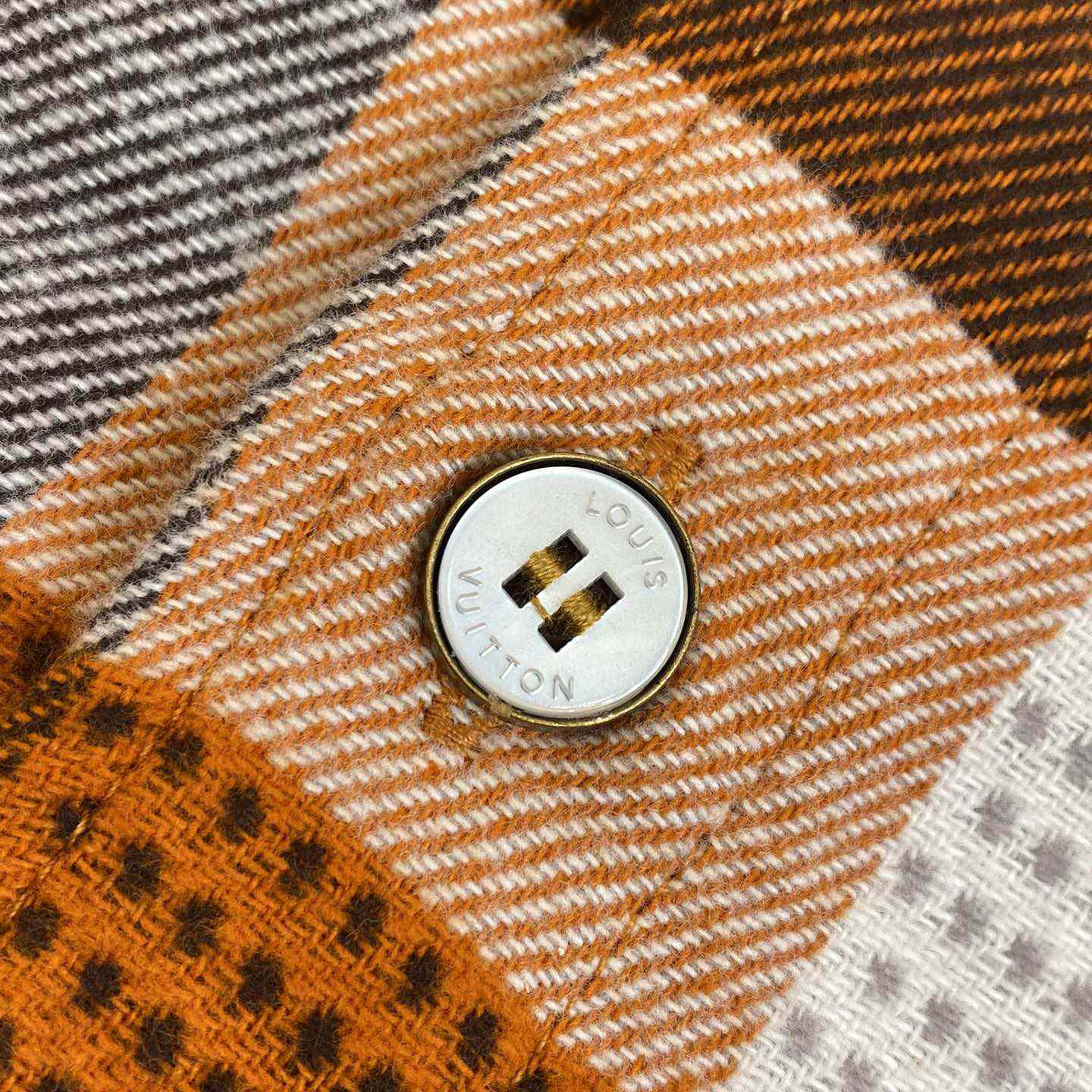 Louis Vuitton Button-Down Long-Sleeved Flannel Shirt  1AFXSJ - FashionPlug