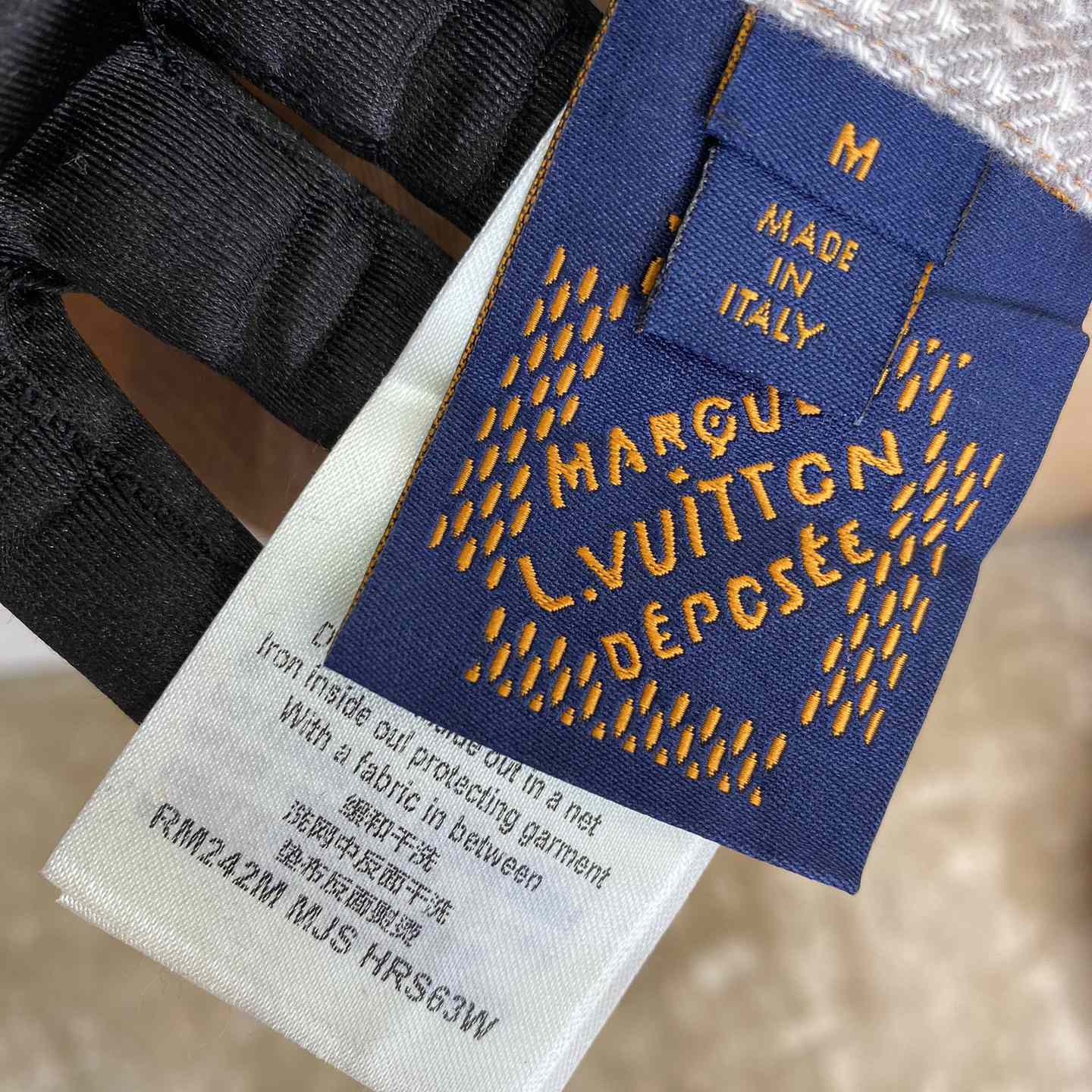 Louis Vuitton Button-Down Long-Sleeved Flannel Shirt  1AFXSJ - FashionPlug