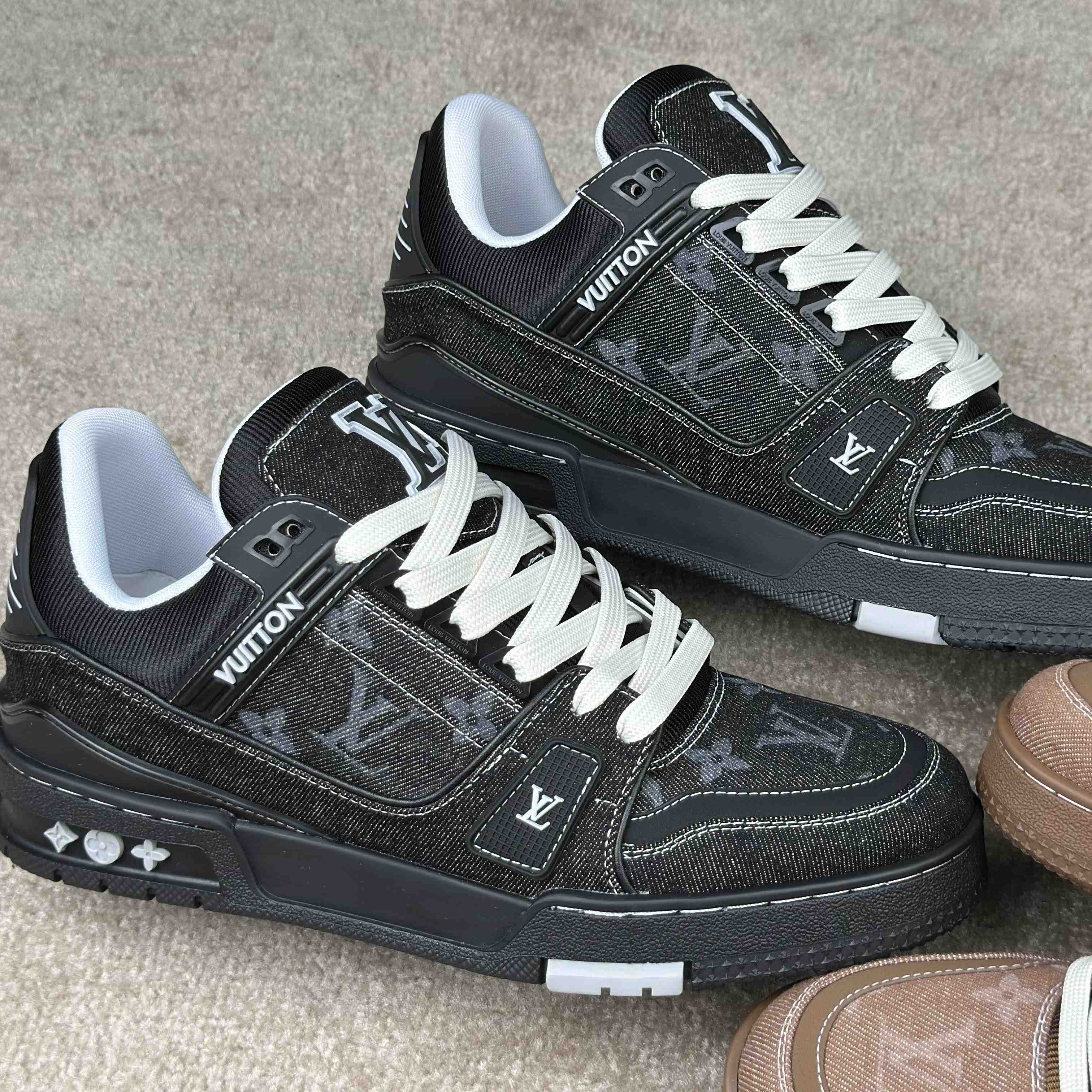 Louis Vuitton LV Trainer Sneaker   1AHSZJ - FashionPlug