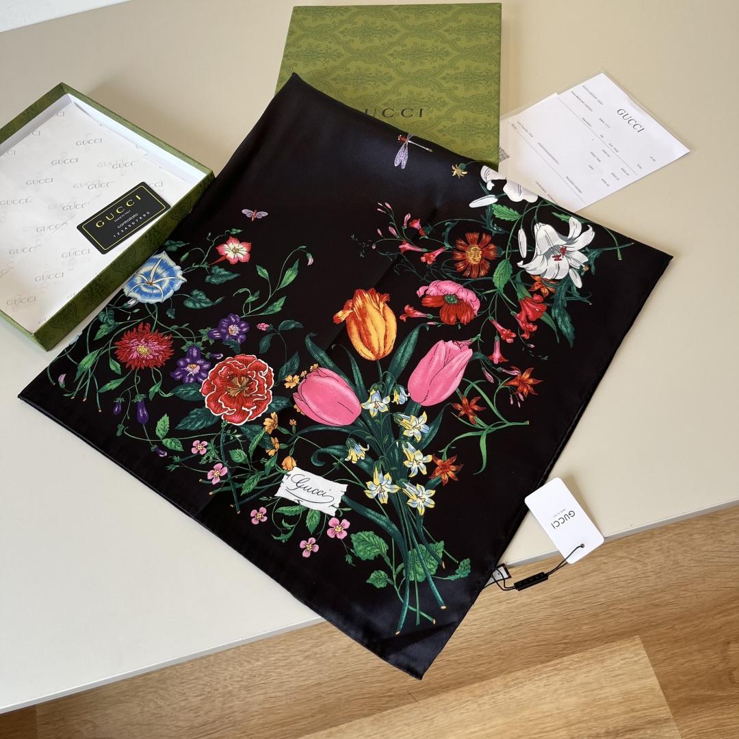 Gucci Printed Silk Twill Carré - FashionPlug