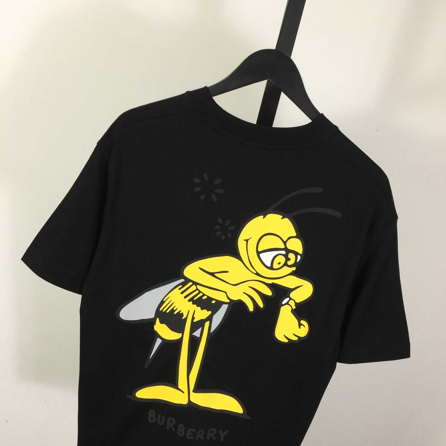 Dior T-shirt With Bee Print - FashionPlug