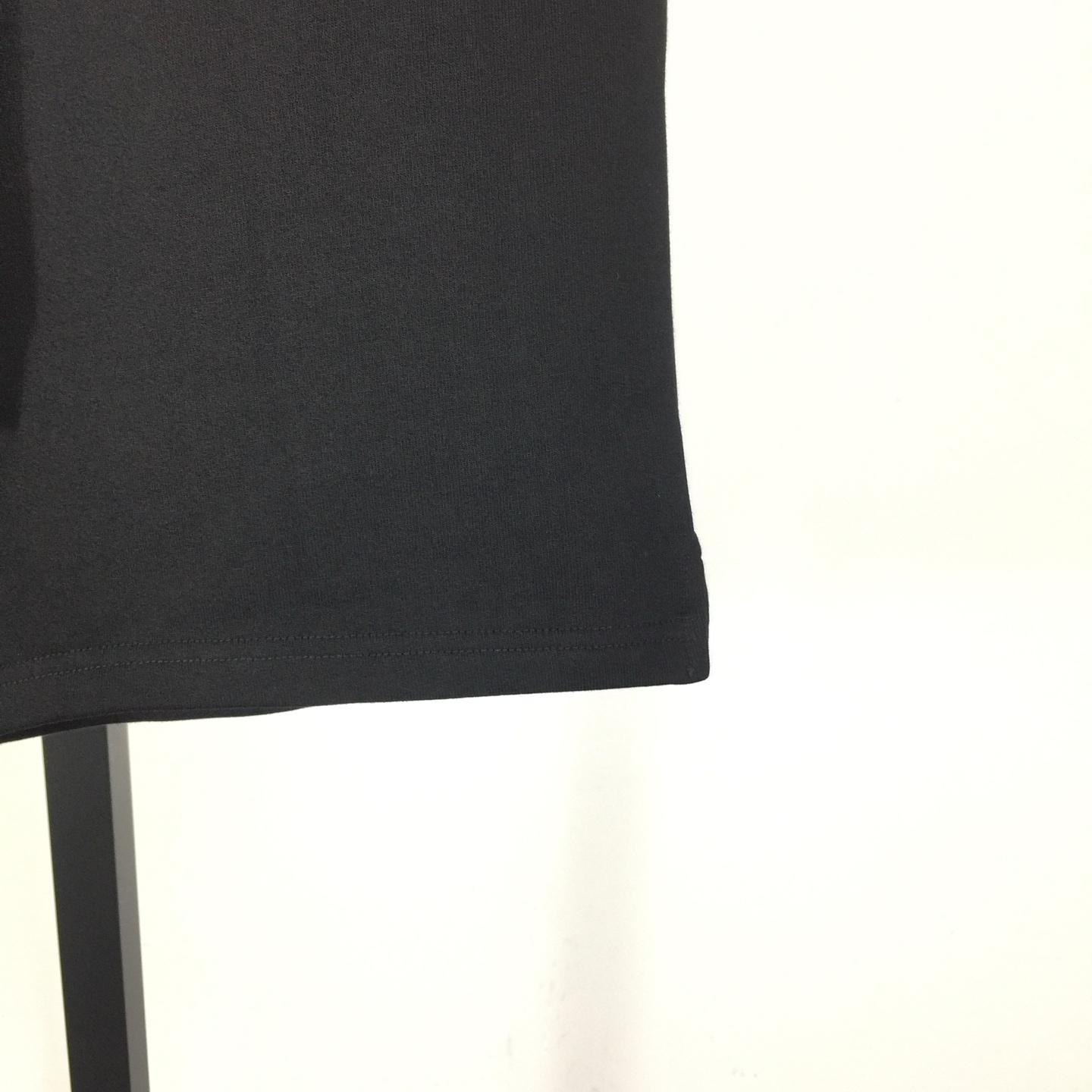 Ami De Embroidered Shorts - FashionPlug