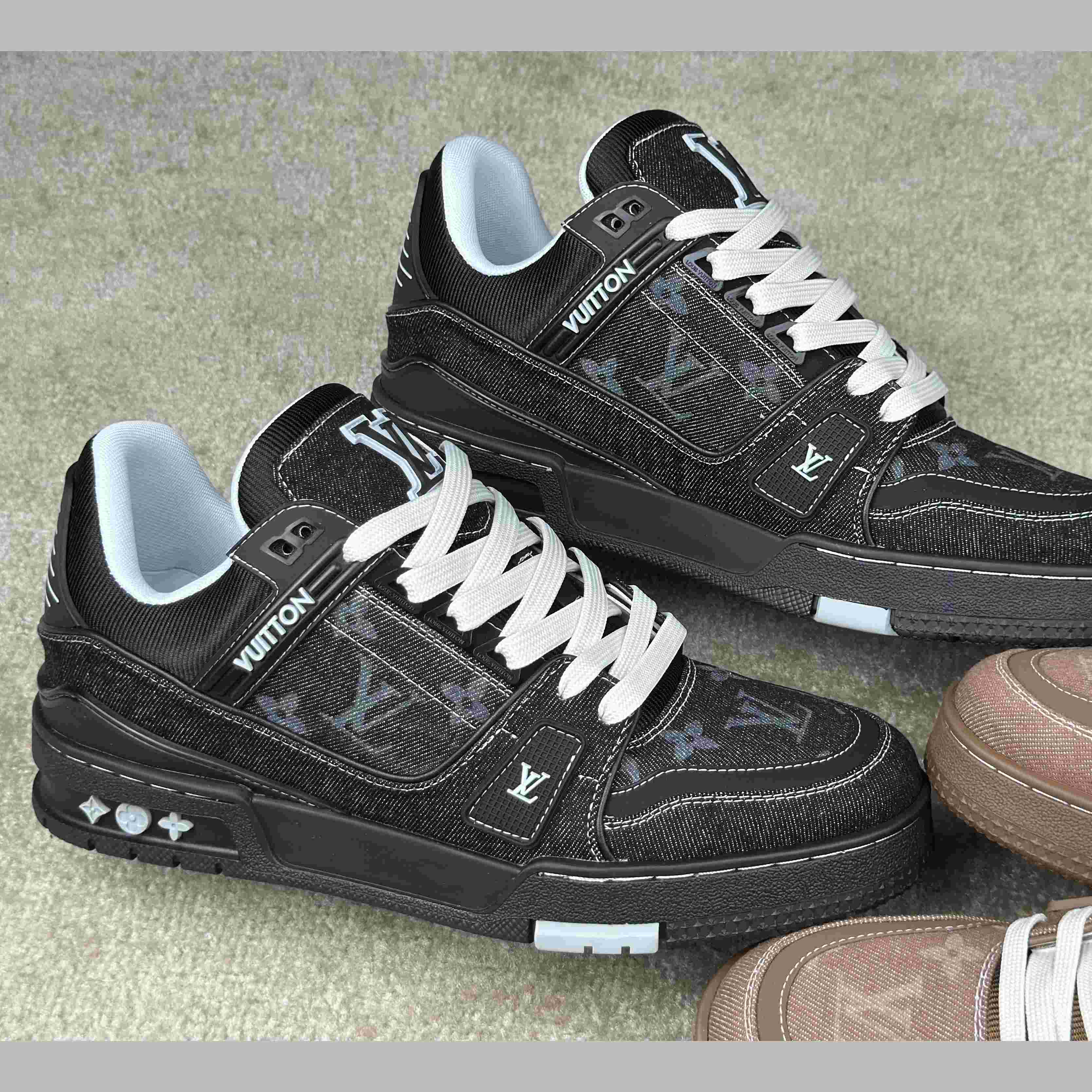 Louis Vuitton LV Trainer Sneaker  1AHSZR - FashionPlug