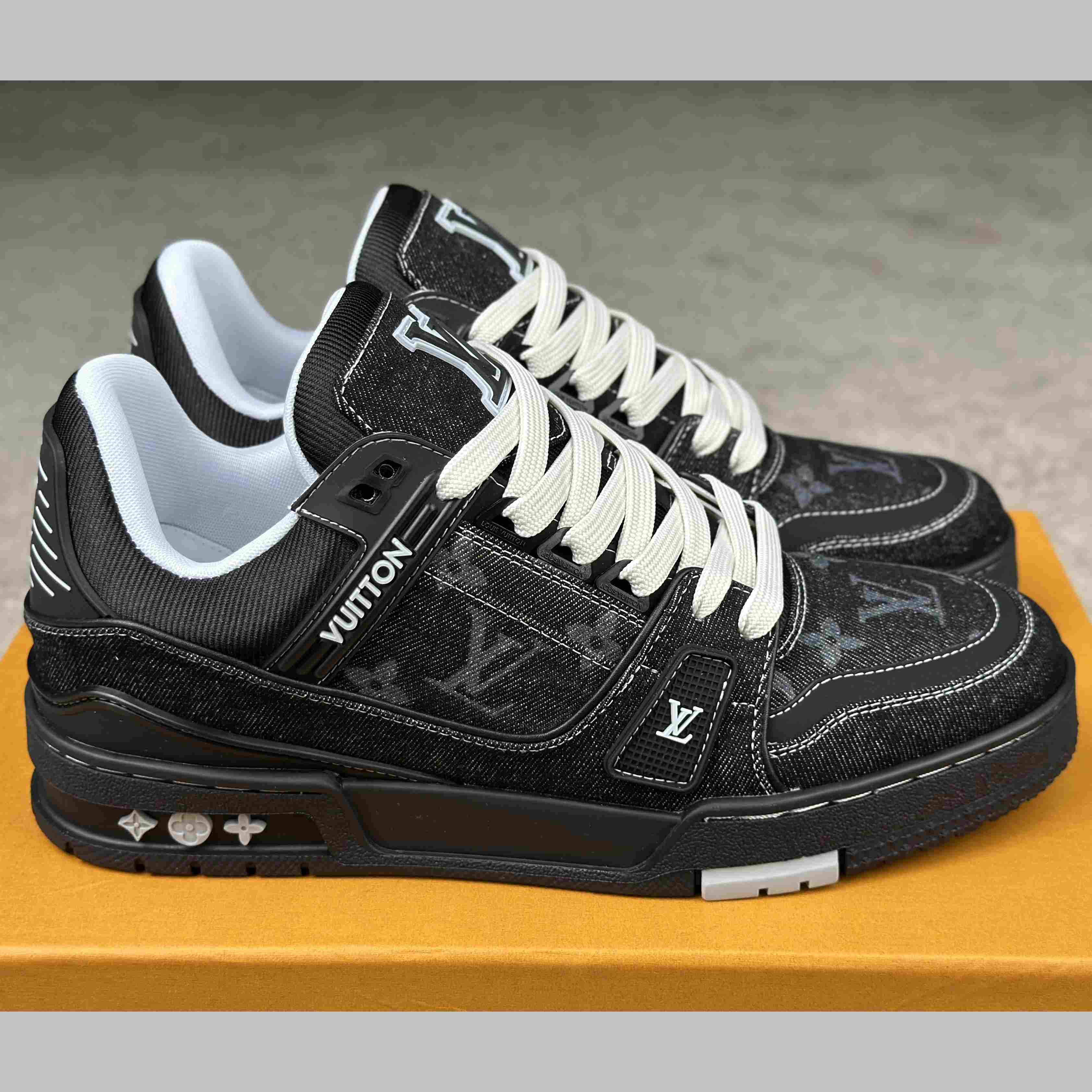 Louis Vuitton LV Trainer Sneaker  1AHSZR - FashionPlug