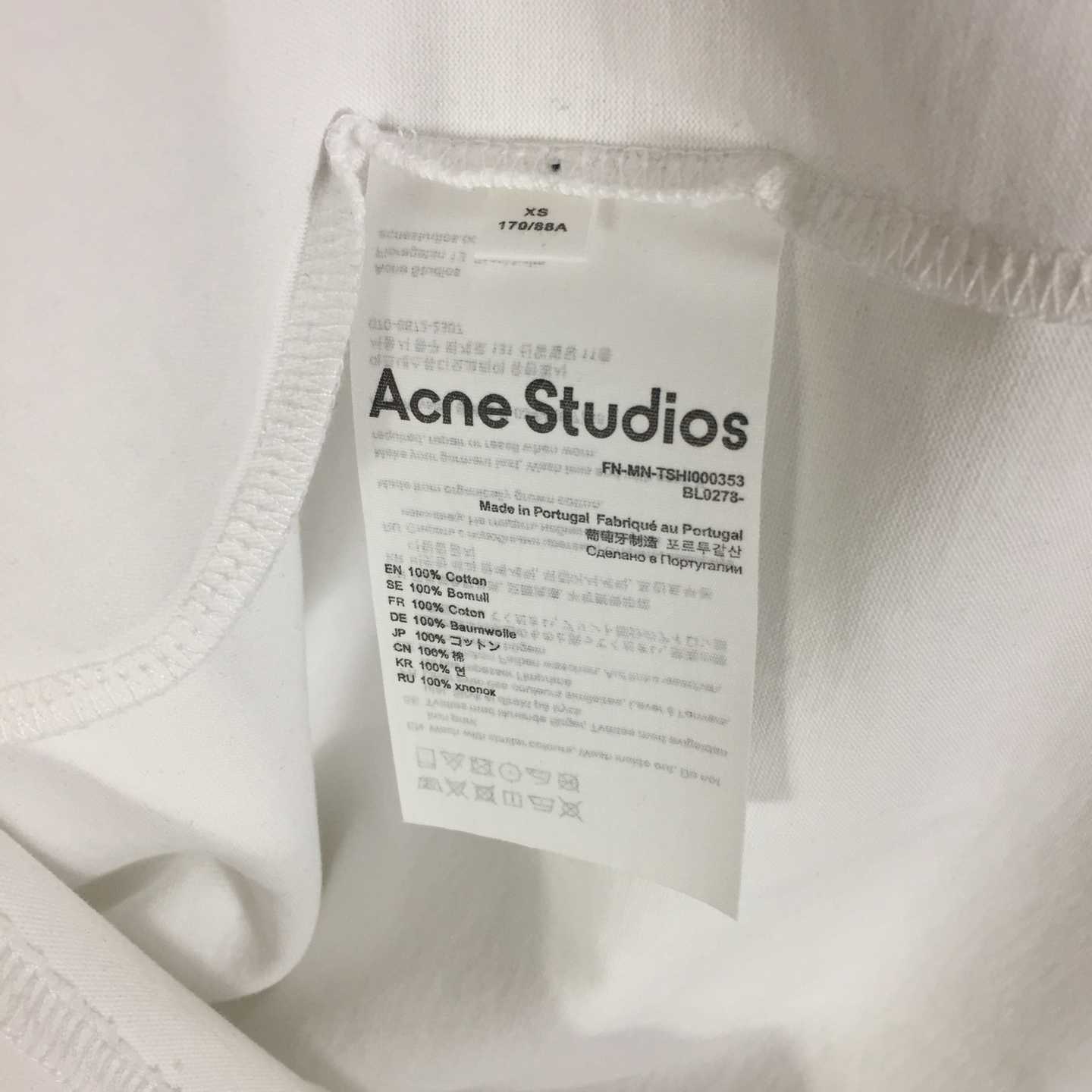 Acne Studios  T-shirt logo - Relaxed unisex fit - White - FashionPlug