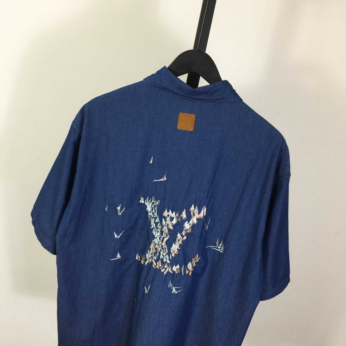 Louis Vuitton Embroidered Chambray Short-Sleeved Shirt   1AHVVX - FashionPlug