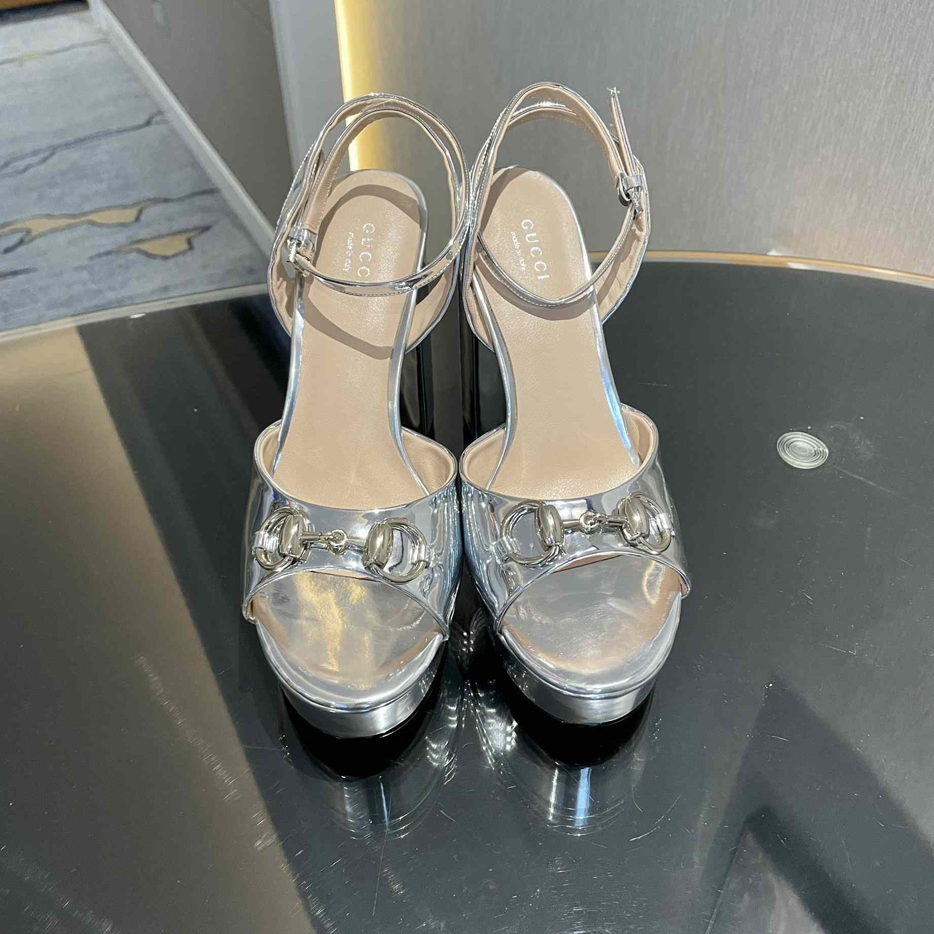 Gucci Silver Leather Sandals    11cm - FashionPlug