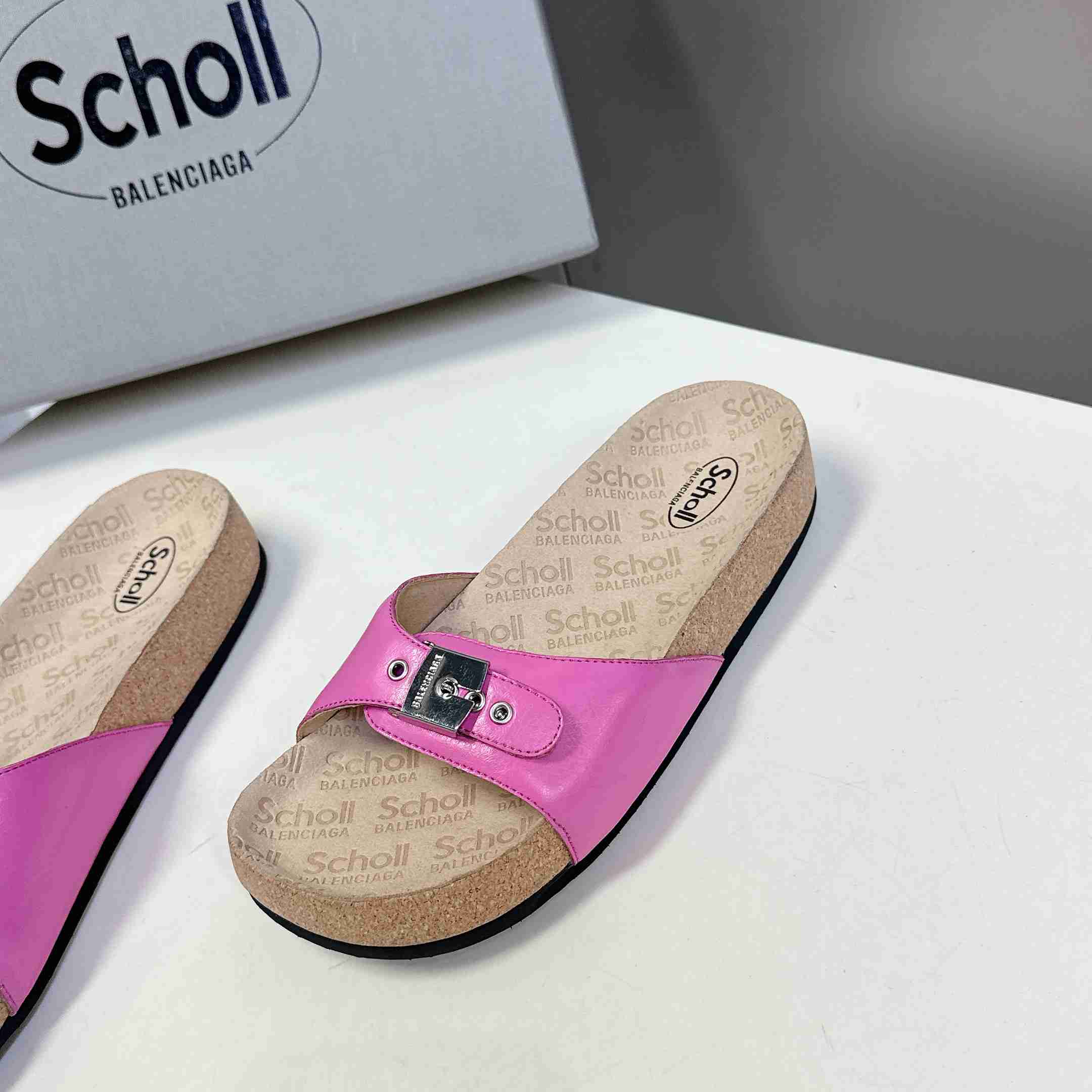 Balenciaga Scholl Flat Sandal In Glossy Pink - FashionPlug