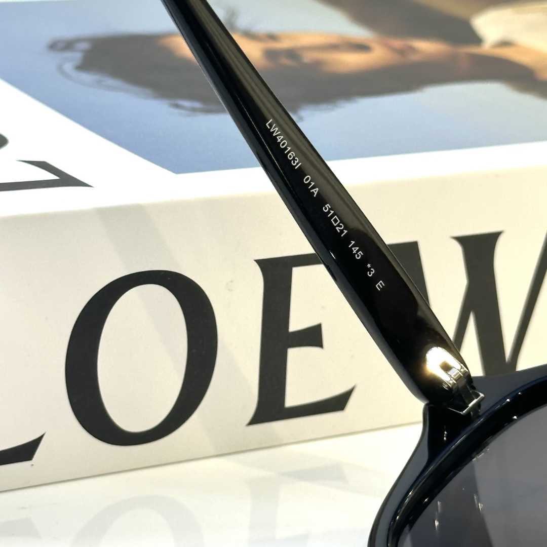 Loewe Alpha Slim sunglasses  LW40163I - FashionPlug