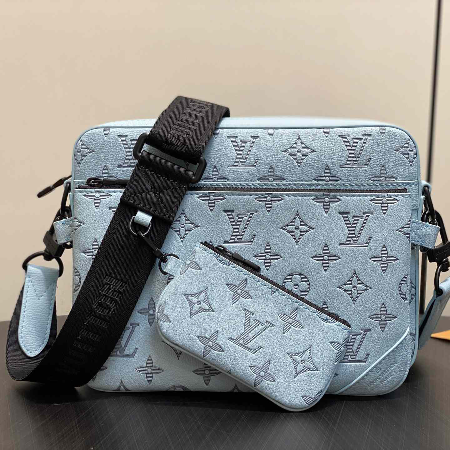 Louis Vuitton Trio Messenger   M14781 - FashionPlug