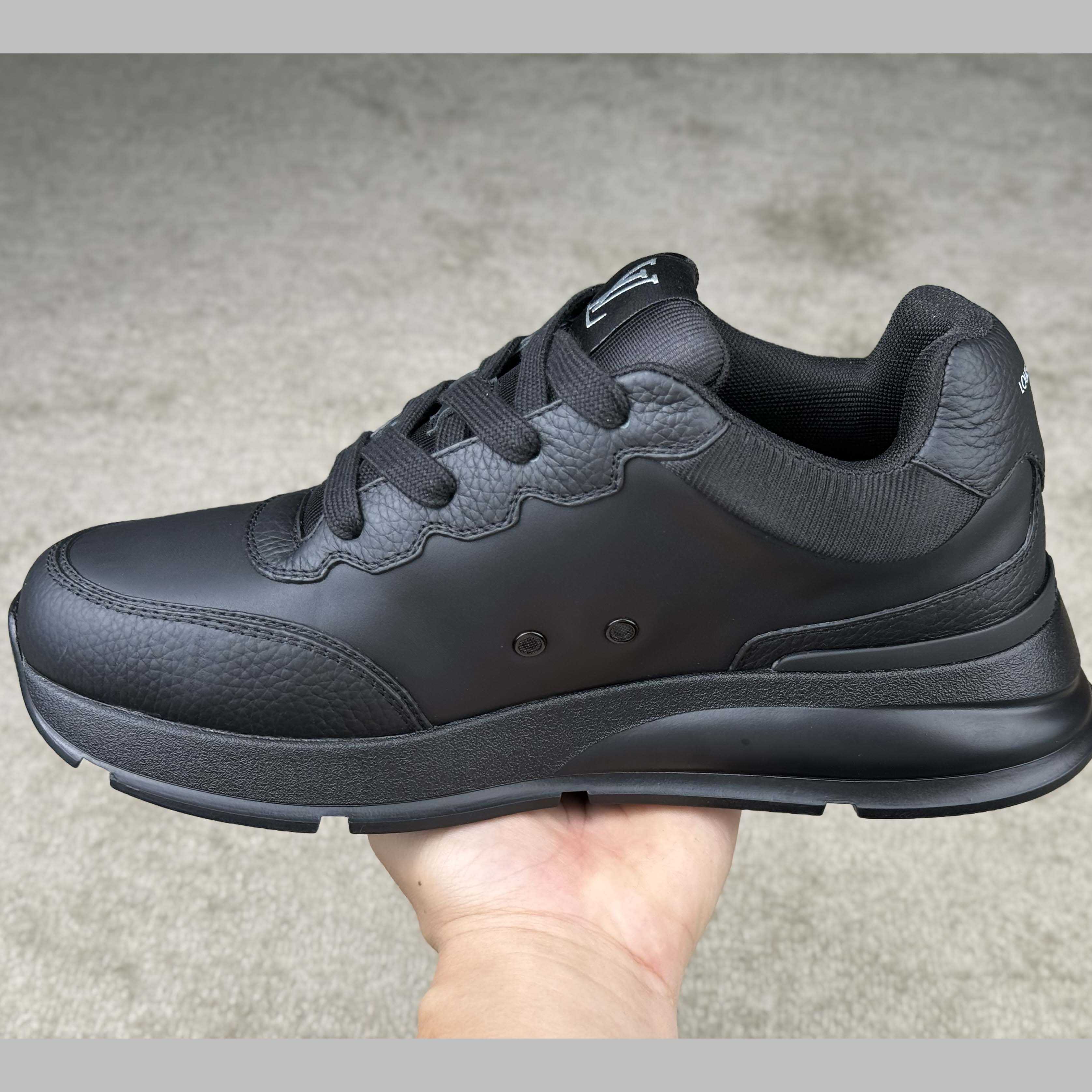 Louis Vuitton LV Classic Sneaker   1AHST3 - FashionPlug