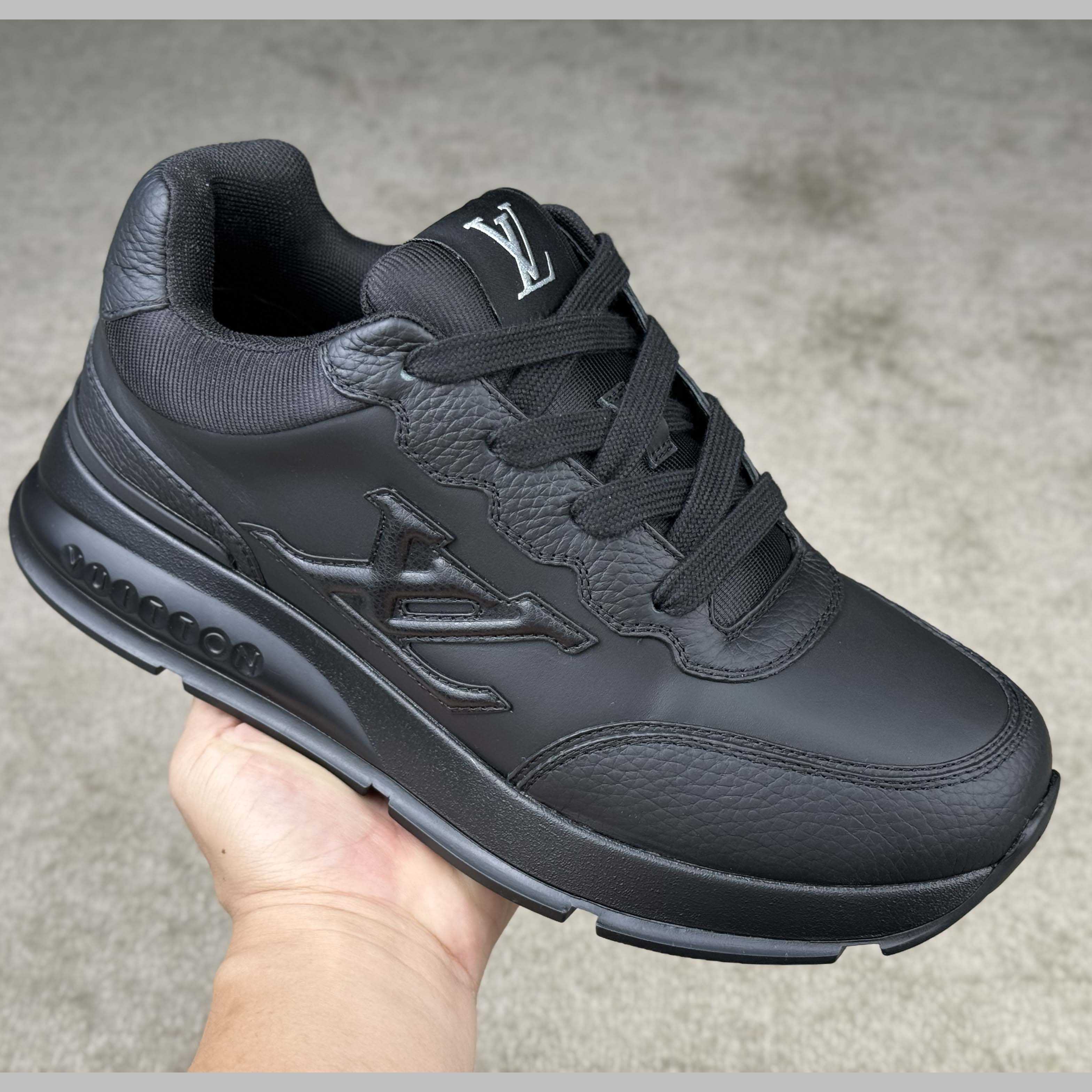 Louis Vuitton LV Classic Sneaker   1AHST3 - FashionPlug