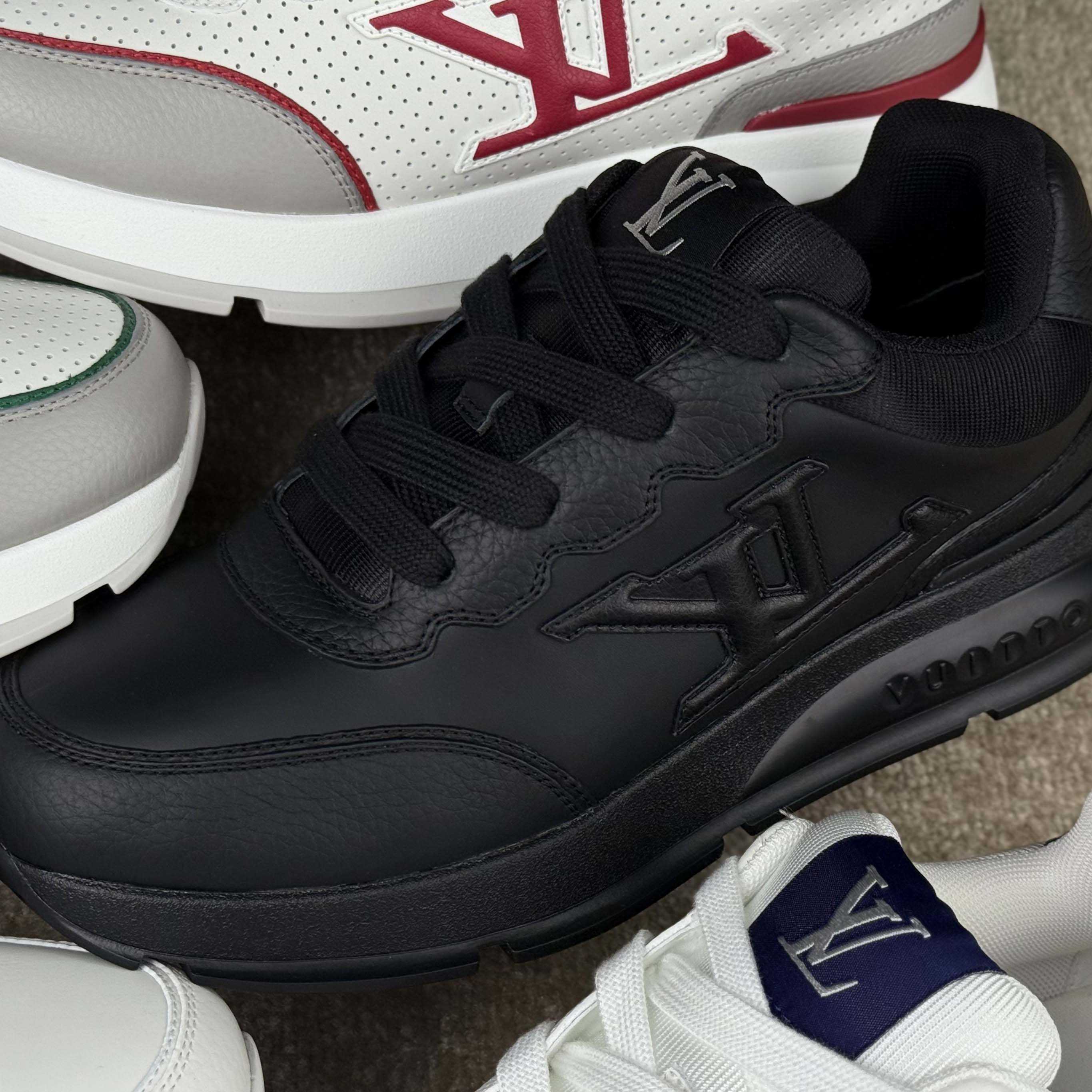 Louis Vuitton LV Classic Sneaker   1AHST3 - FashionPlug