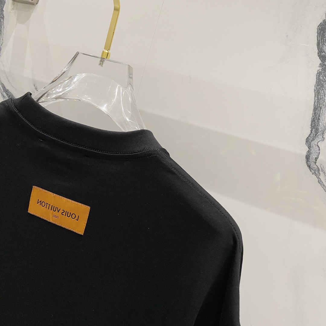 Louis Vuitton Embellished Short-Sleeved Cotton Crewneck   1AFRJG - FashionPlug