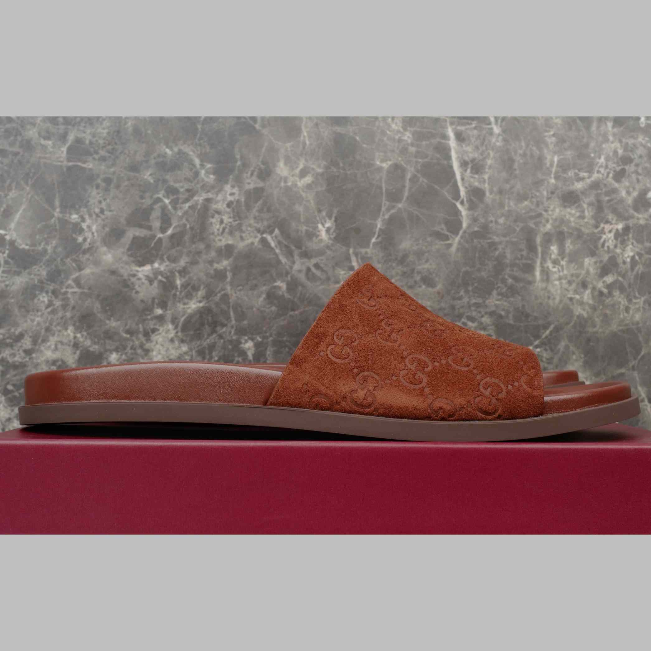 Gucci Men's Slide Sandal - FashionPlug